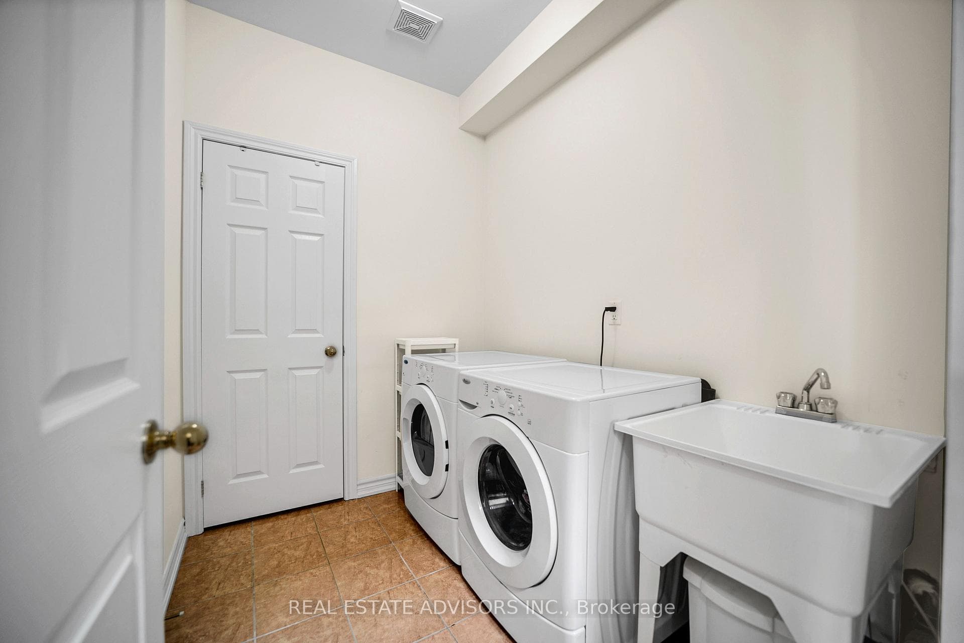 317 Rita's Avenue photo 25