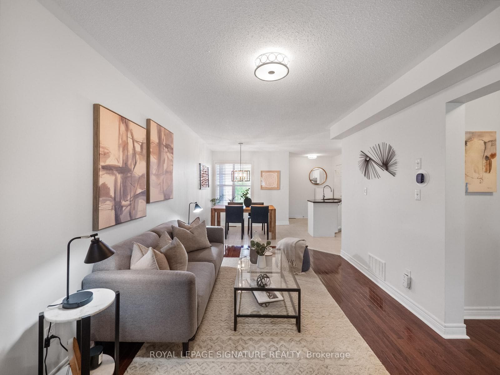 5553 Lawrence Avenue photo 11