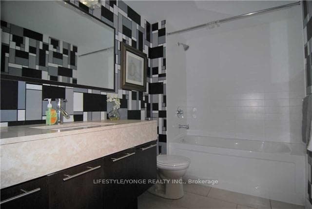 126 Simcoe Street Unit 2801 photo 13