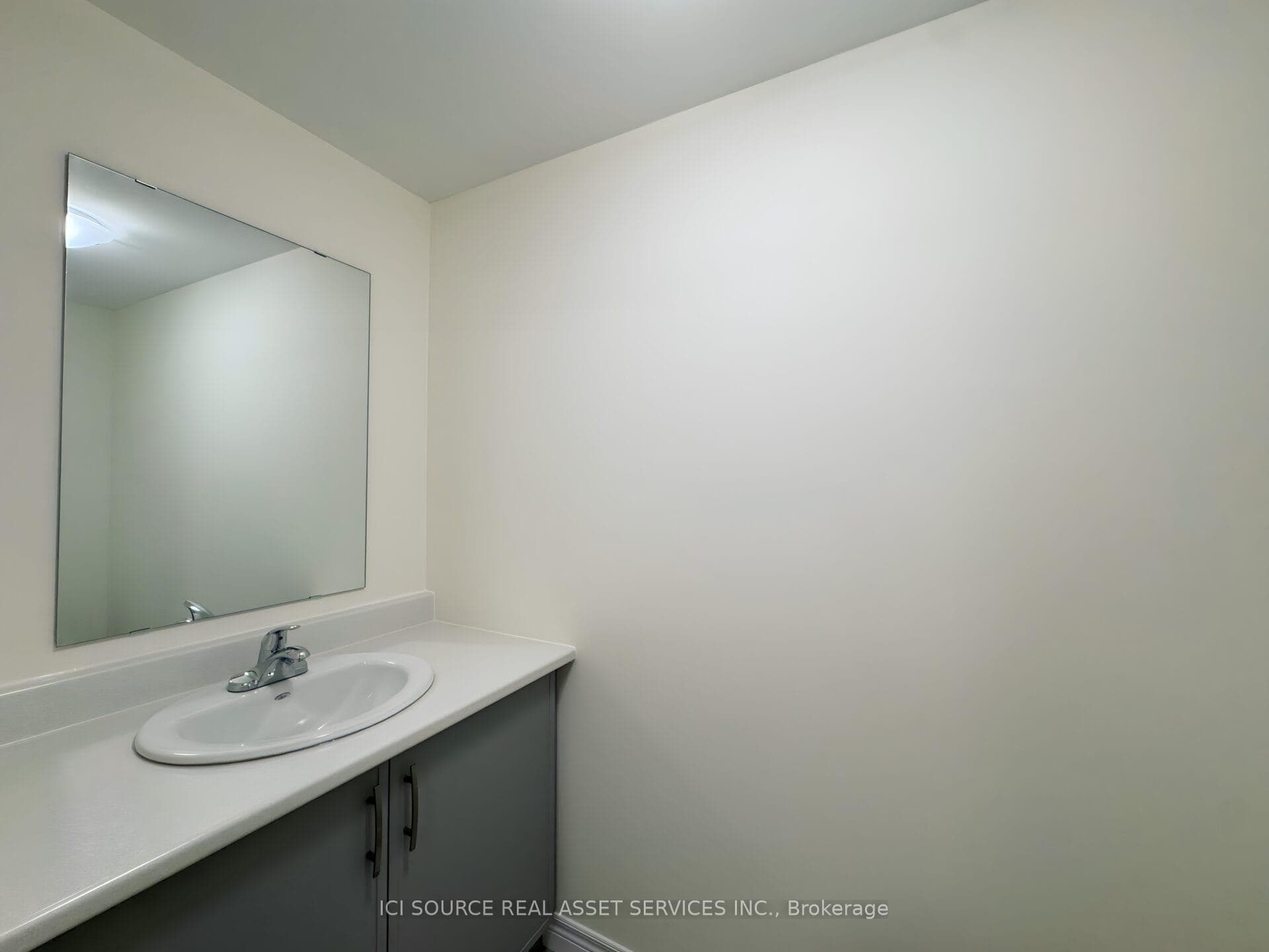 228 O'NEIL Street photo 5
