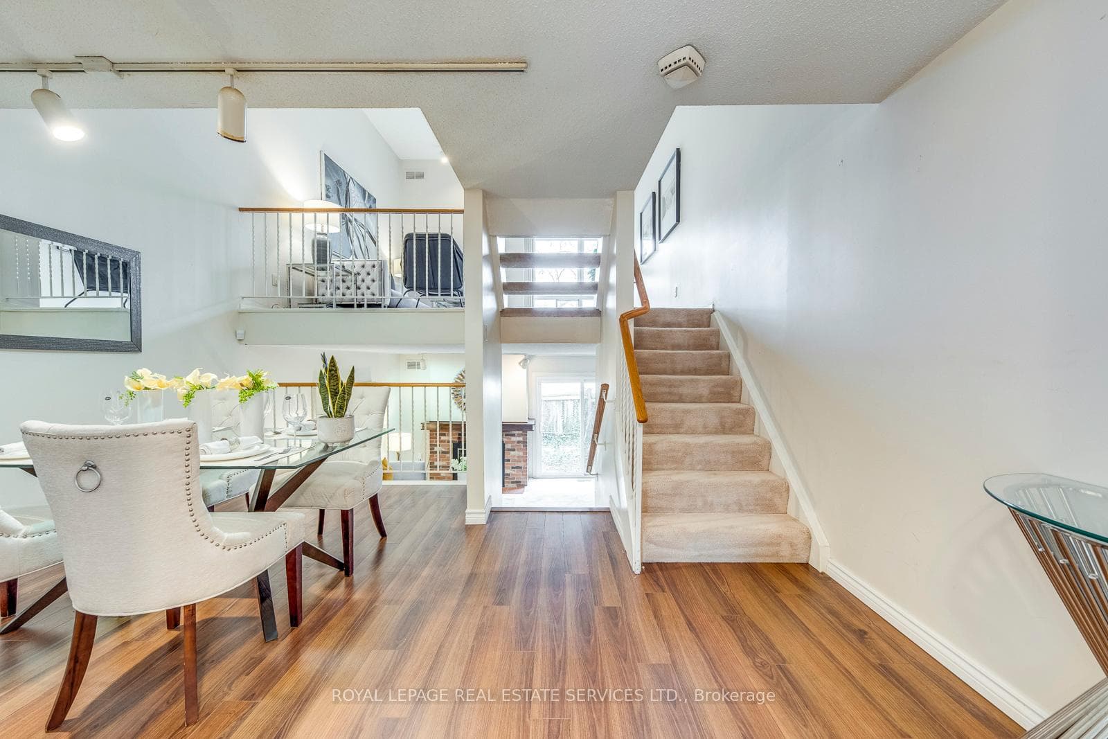 19 Dutch Myrtle Way photo 11