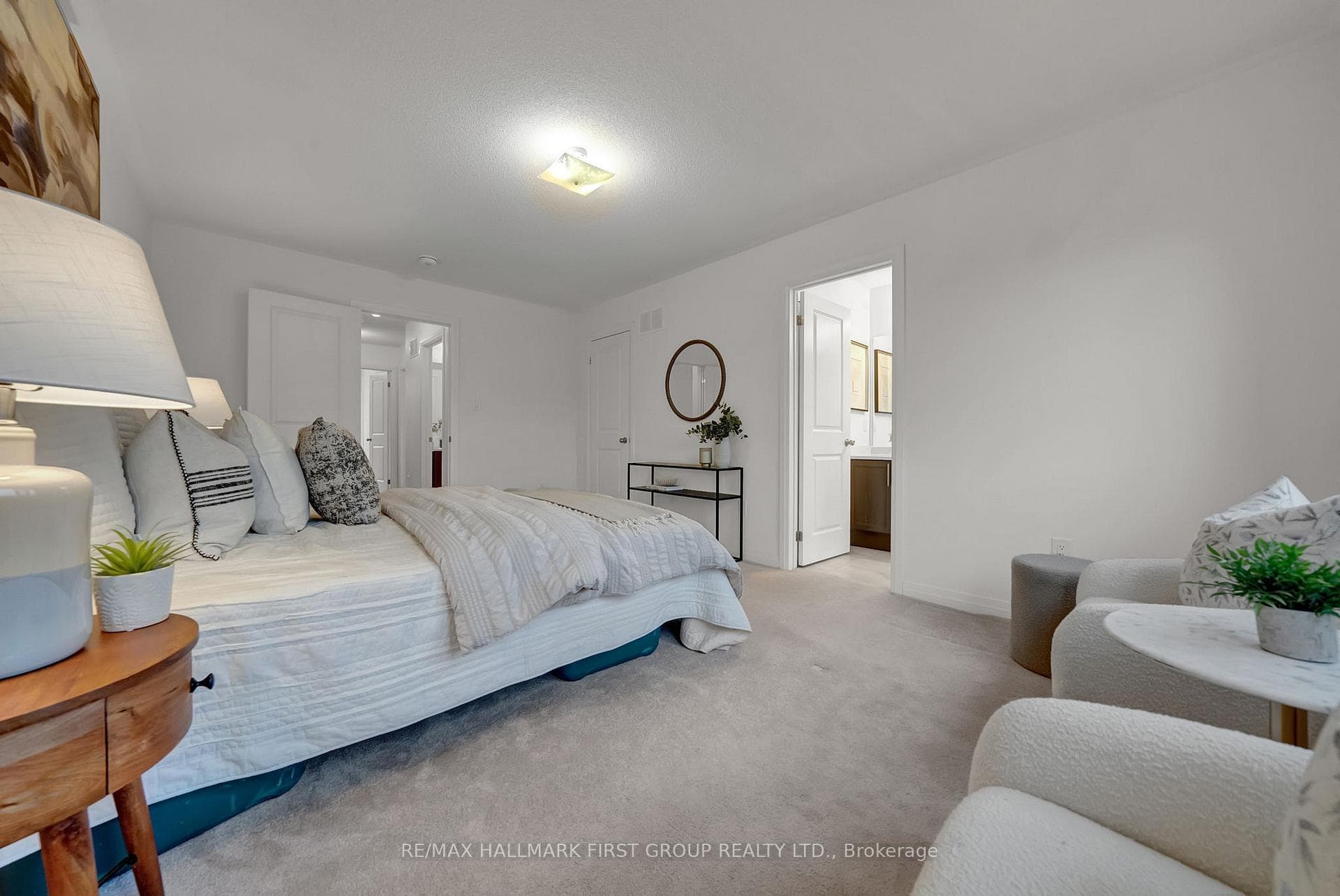 40 Caspian Square photo 13
