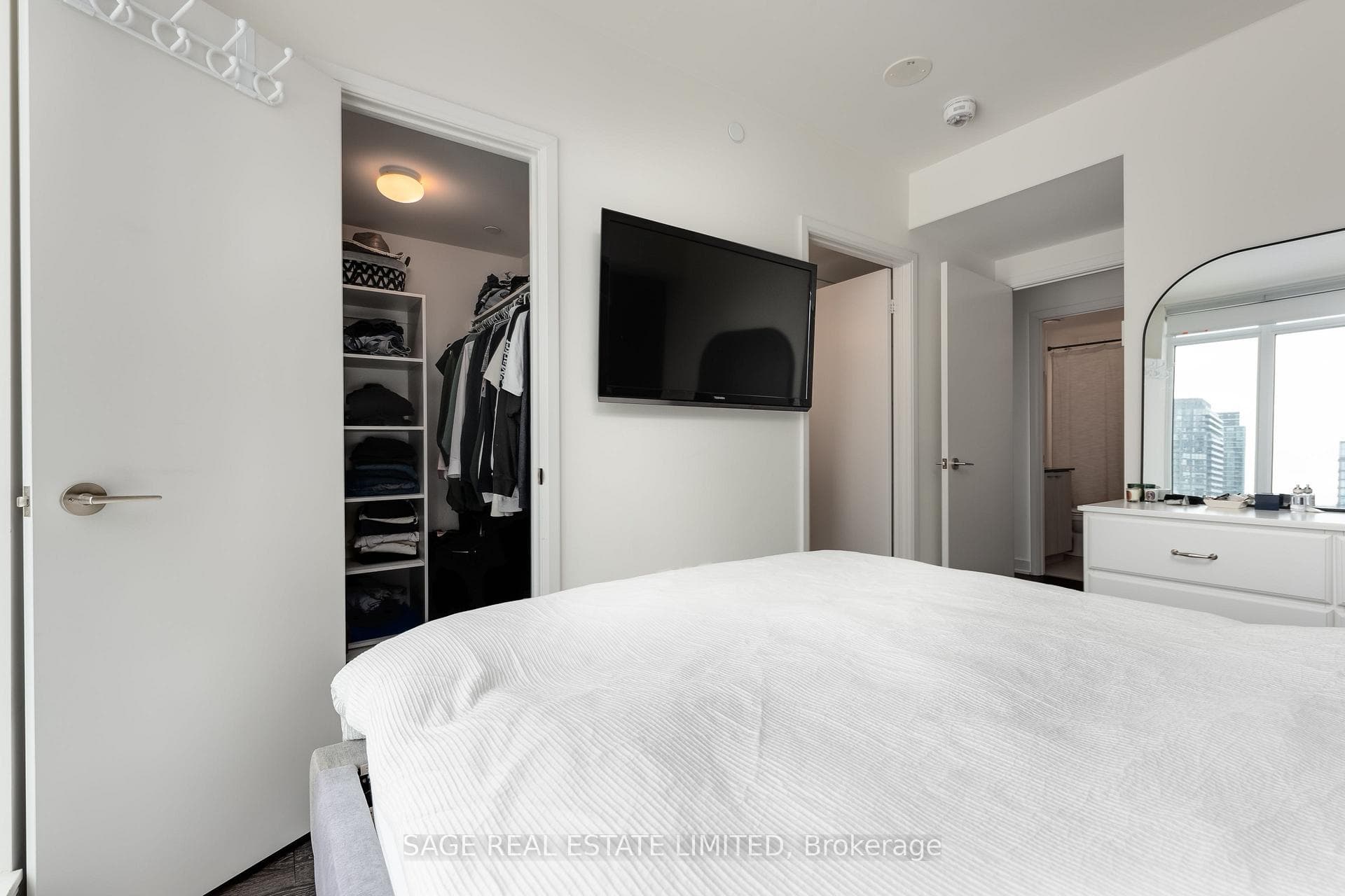 27 Bathurst Street Unit 1004 photo 10