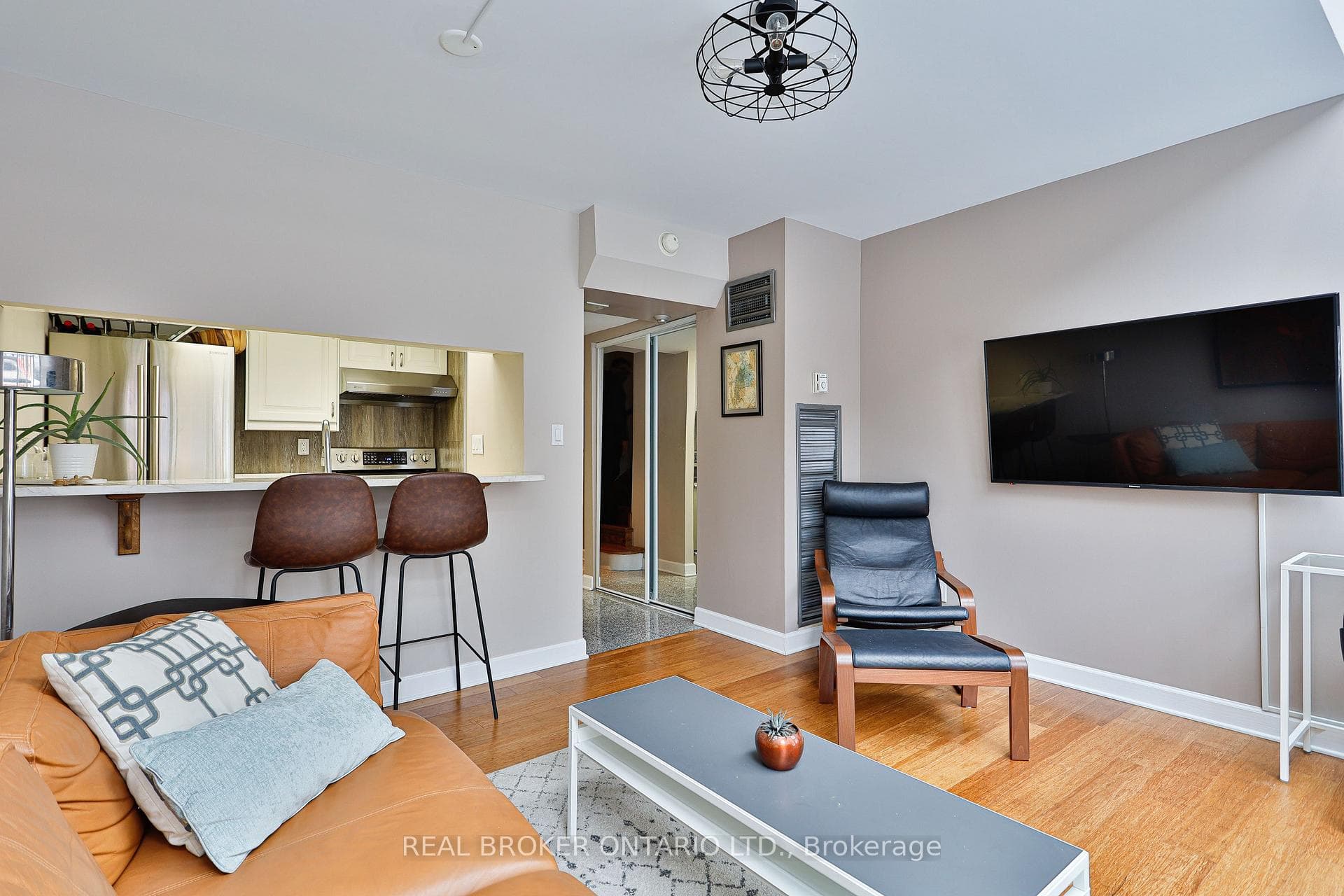 222 The Esplanade N/A Unit 912 photo 4