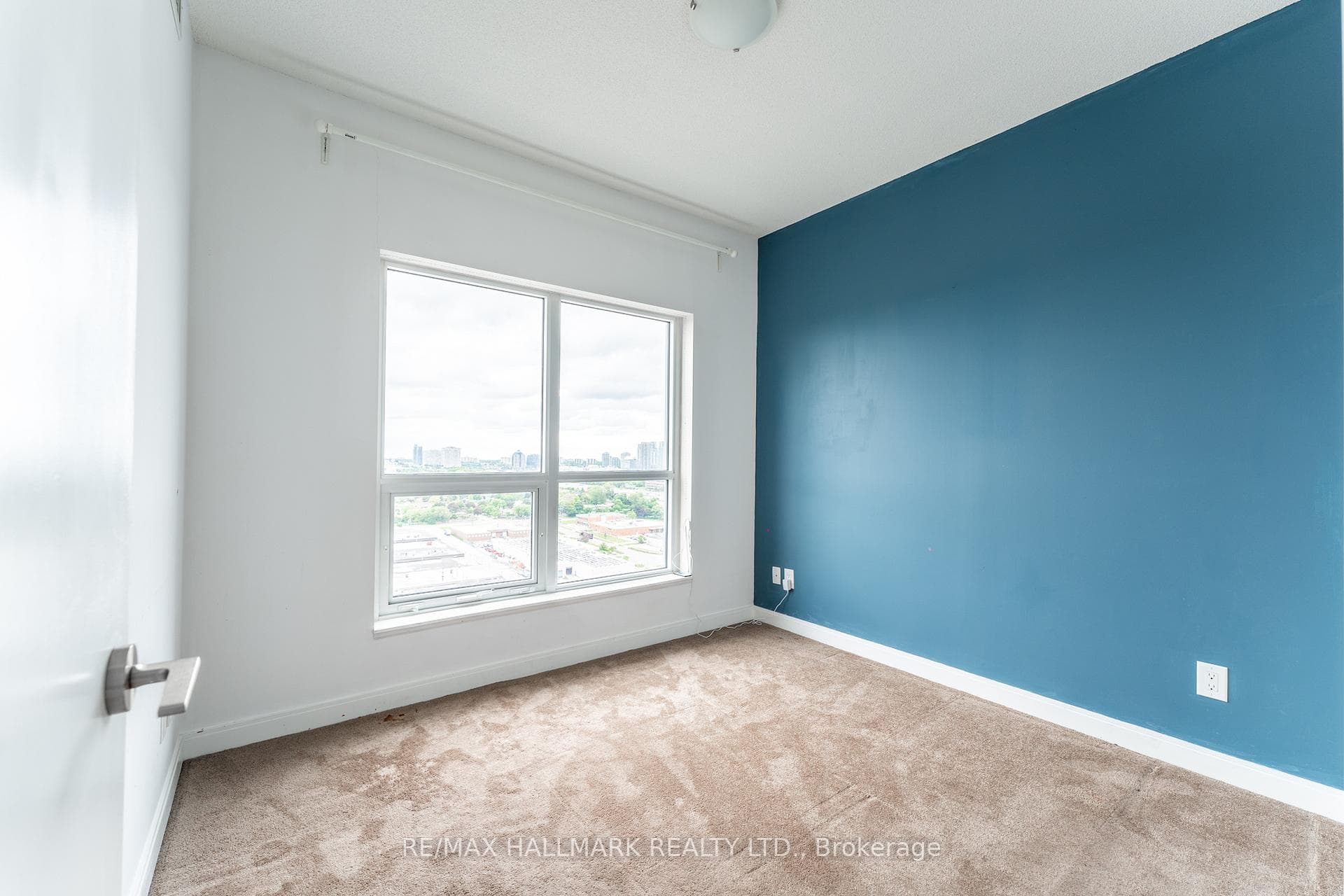181 Village Green Square Unit 2220 photo 12