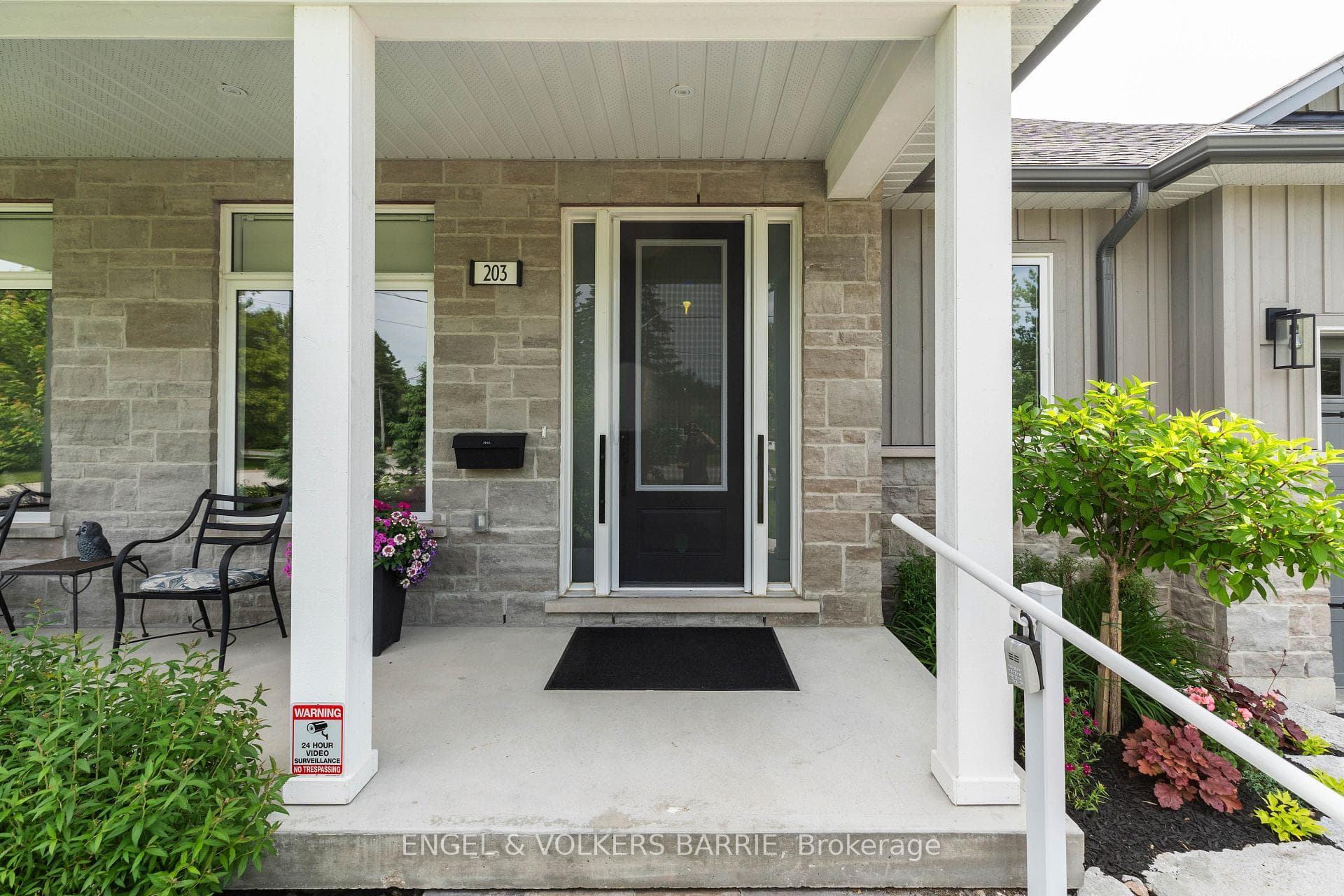 203 Montgomery Drive photo 3