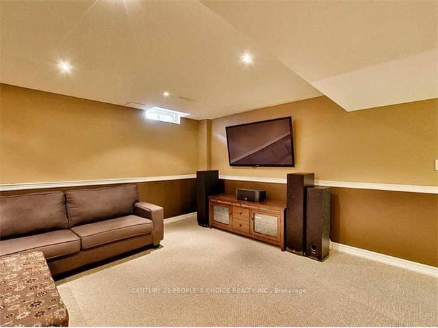 45 MONTREAL Circle photo 11