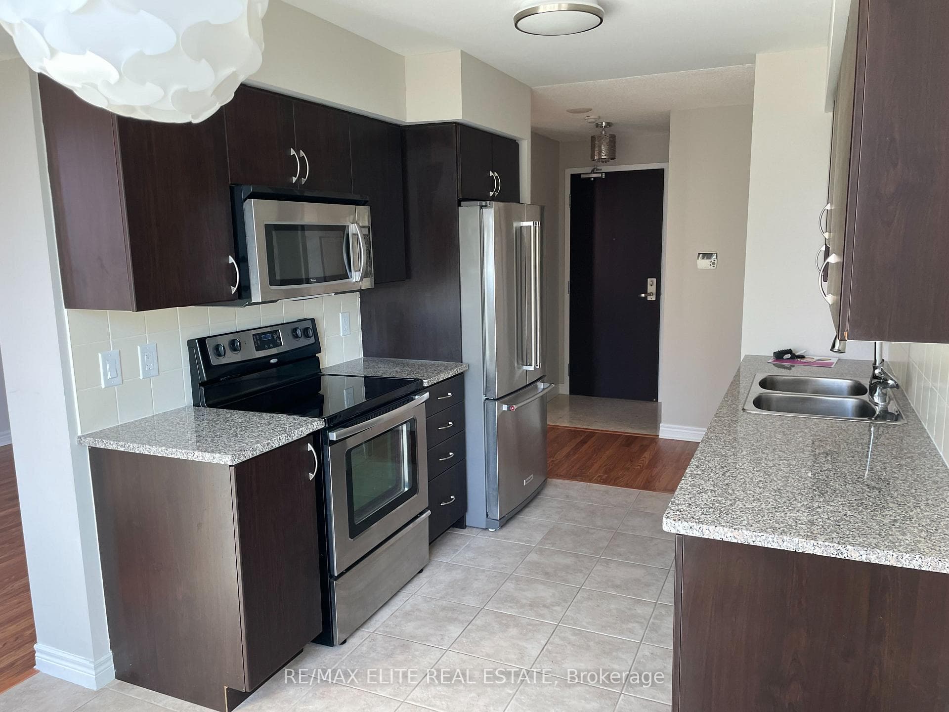 208 Enfield Place Unit 1007 photo 18
