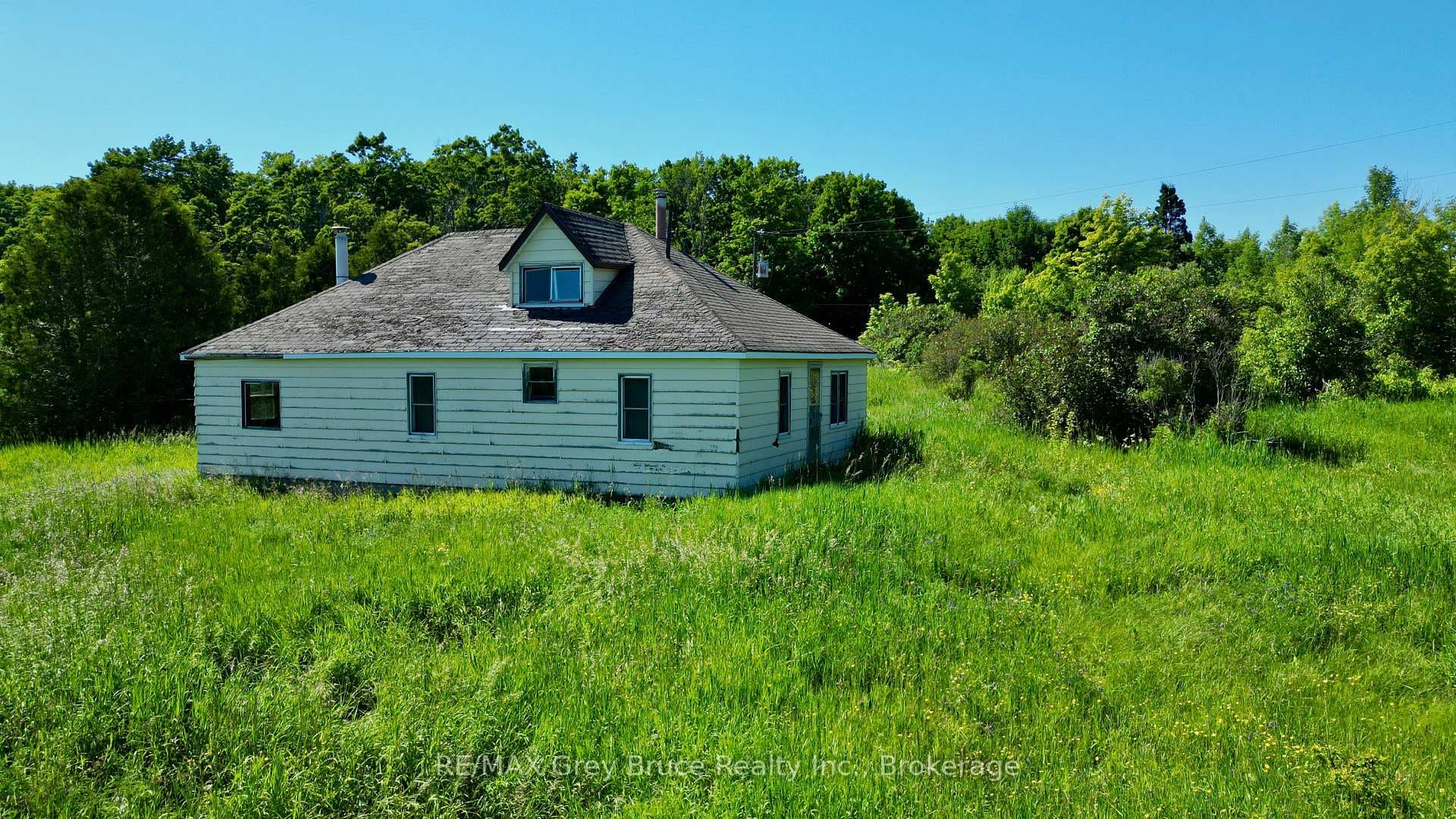 151 BARTLEY Drive photo 9
