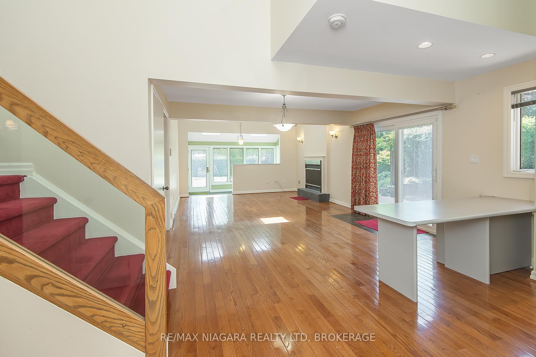 6254 Gore Street photo 8
