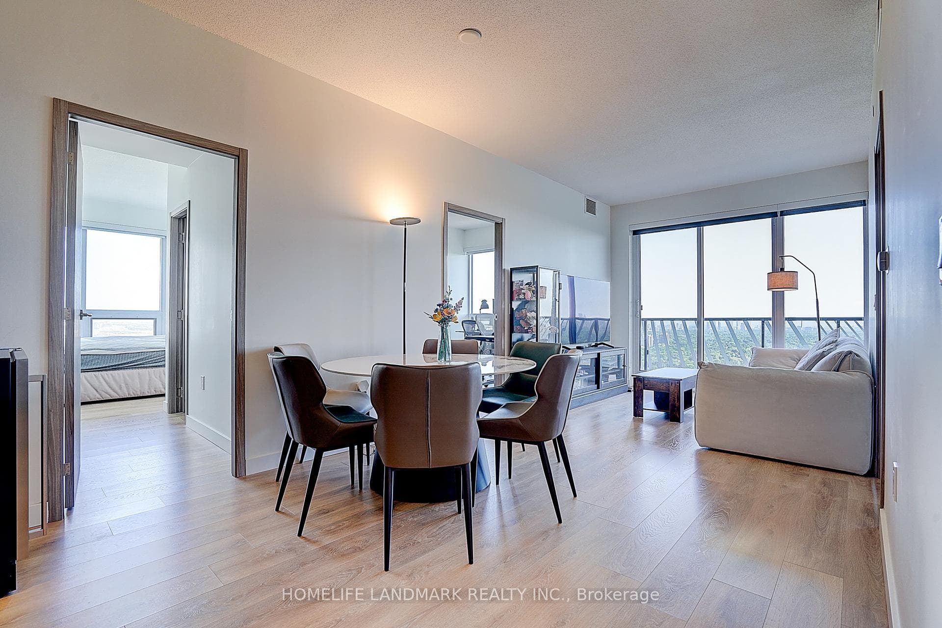 85 Mcmahon Drive Unit 3502 photo 10