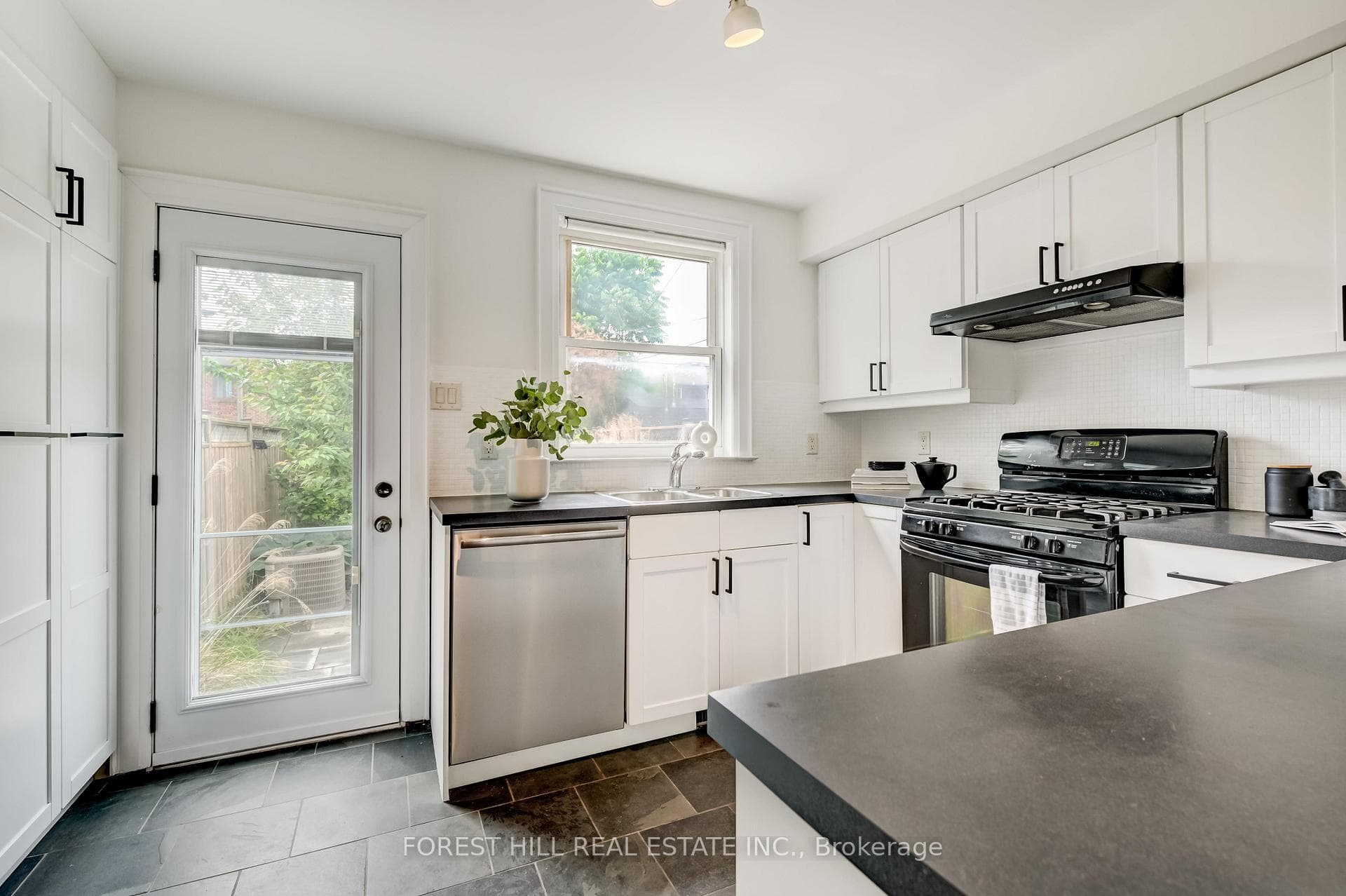 66 Highfield Road photo 16