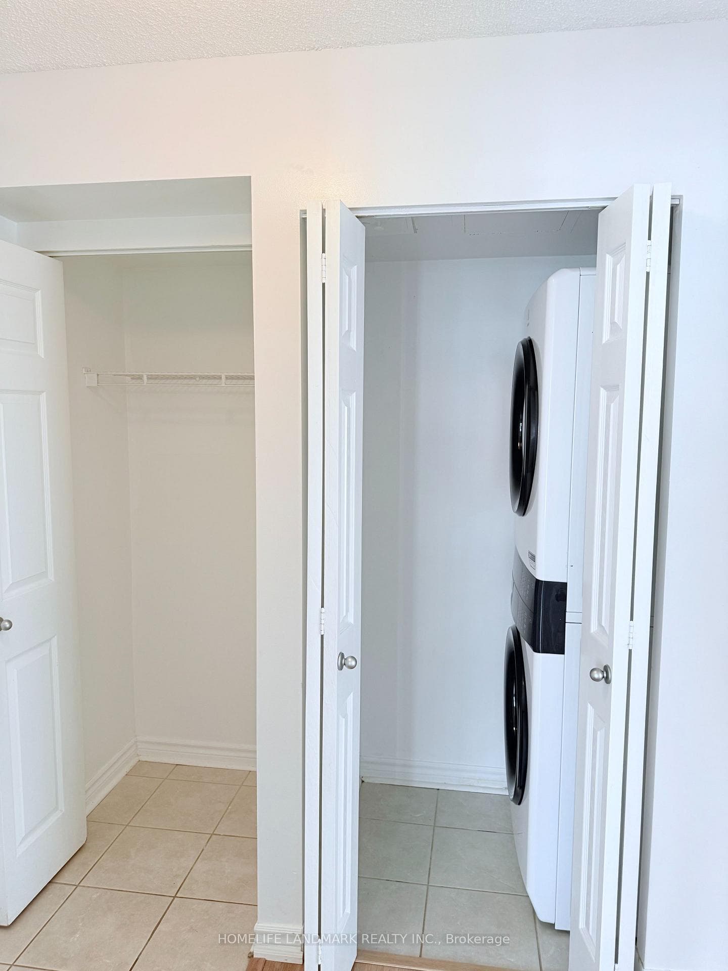 19 BARBERRY Place Unit 702 photo 14