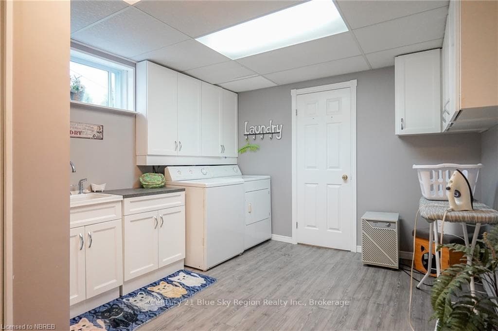 725 KING Street photo 27