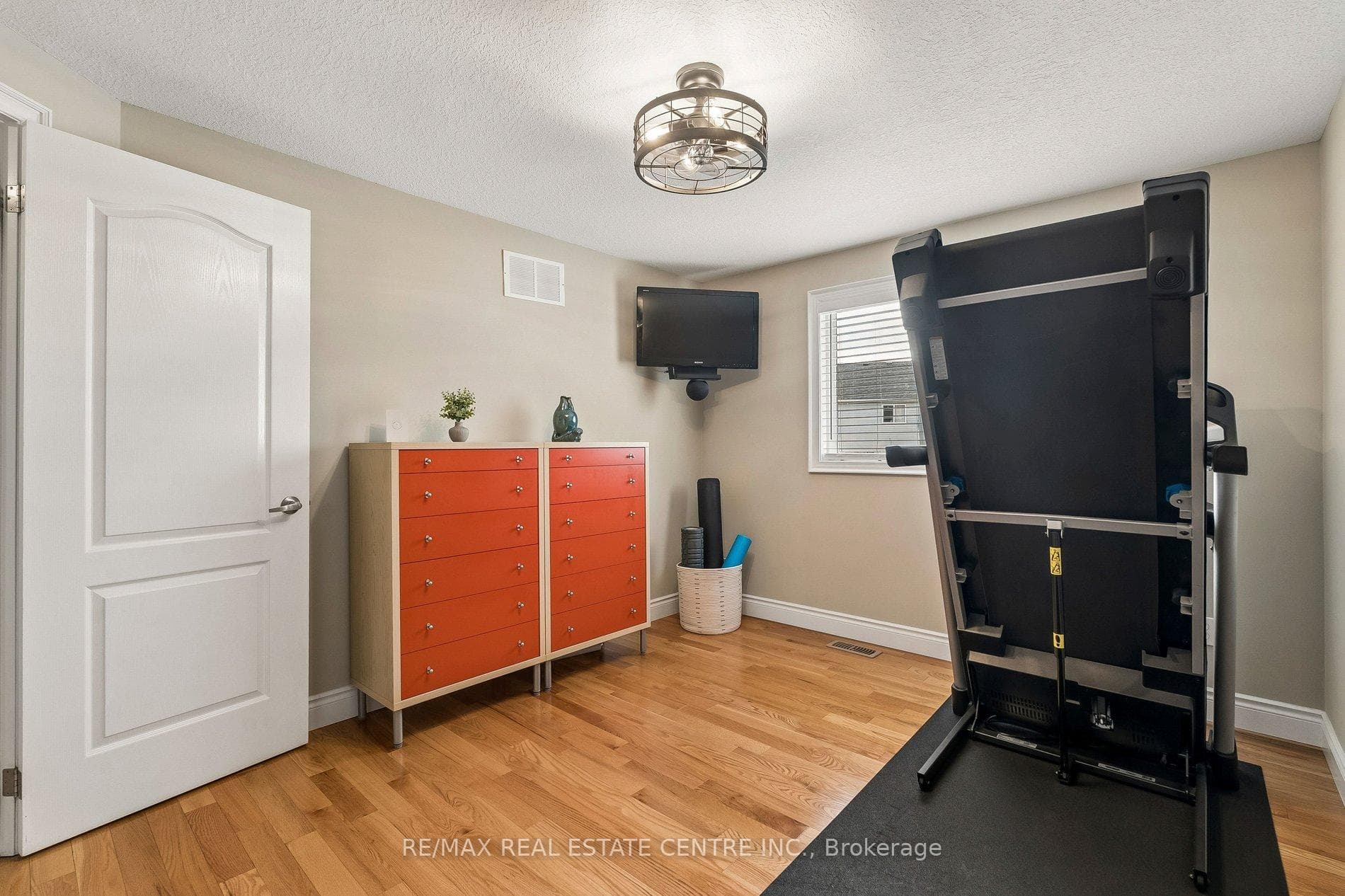 704 Russel Court photo 29