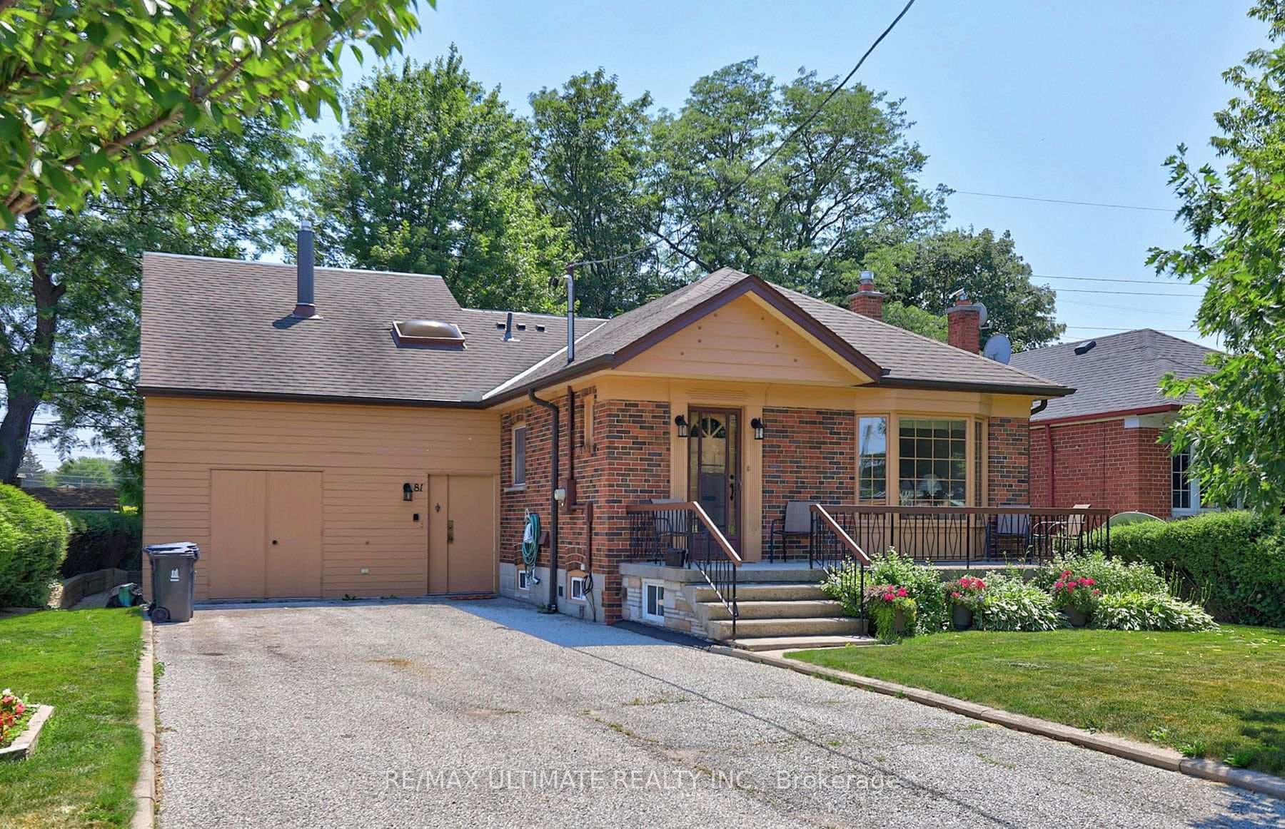 81 Flora Drive photo 1