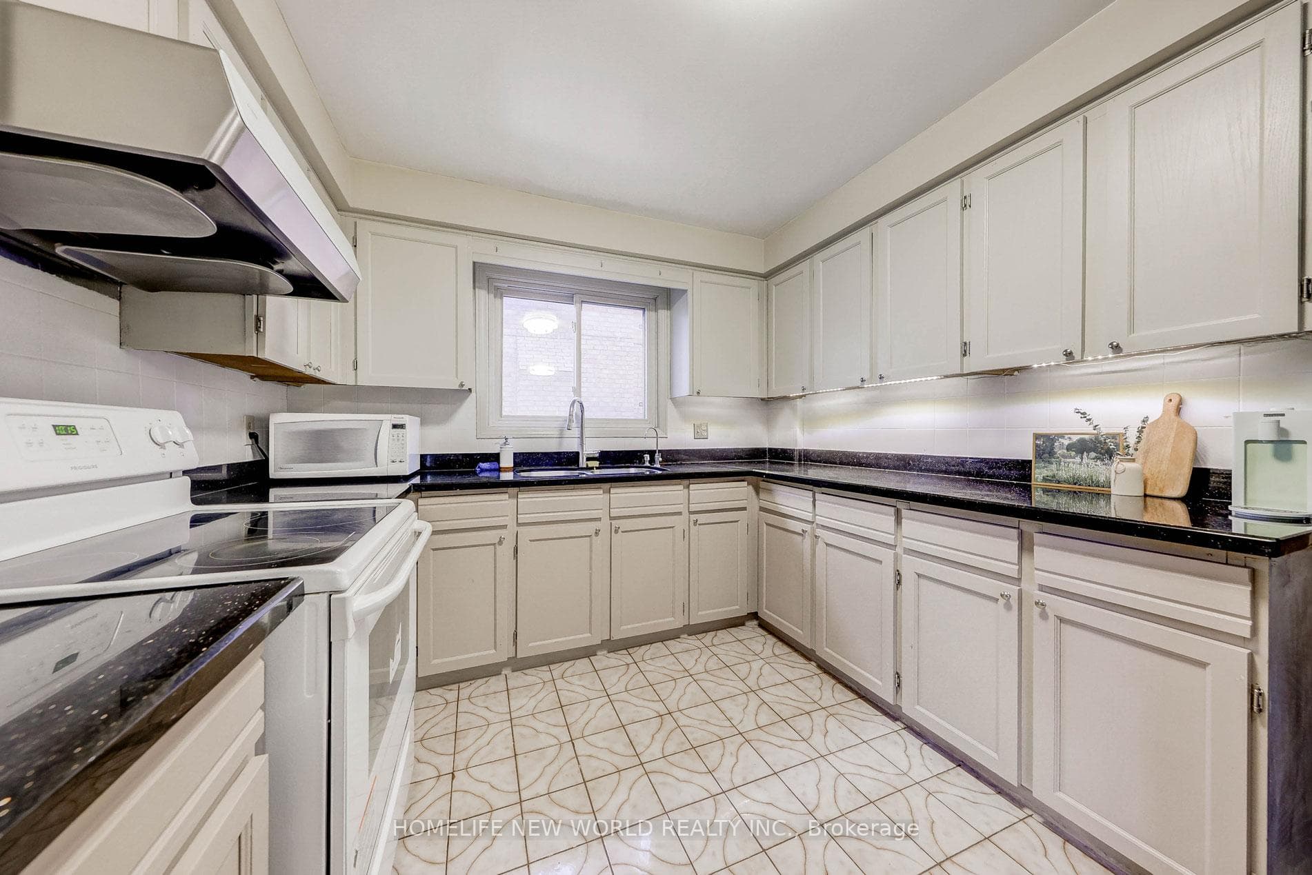 3435 Ellesmere Road photo 16