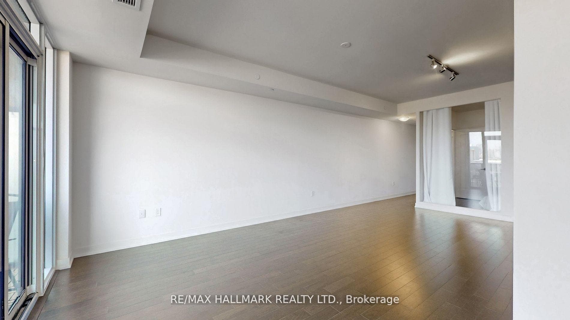 330 Richmond Street Unit 1010 photo 8