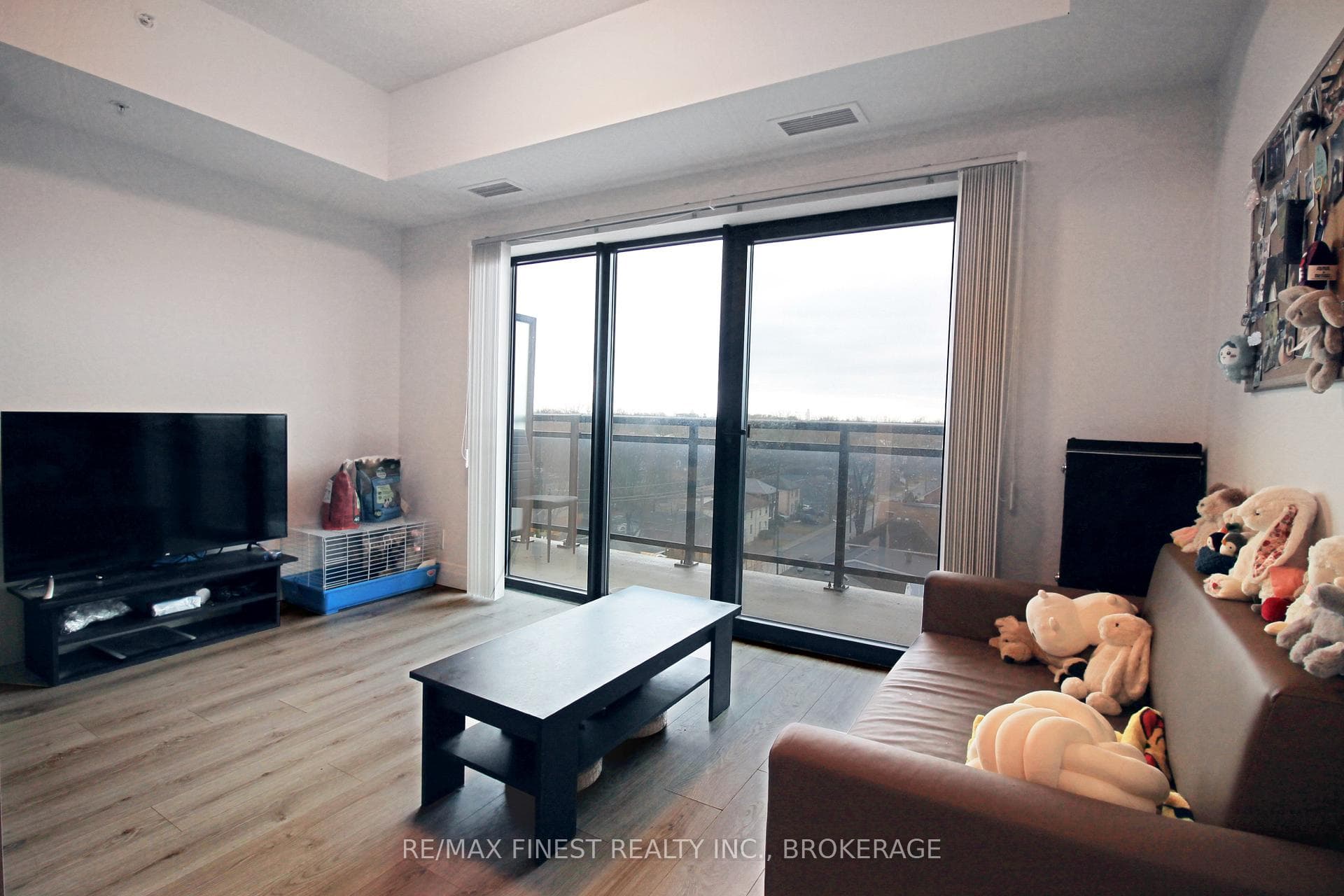 652 Princess Street Unit 610 photo 3