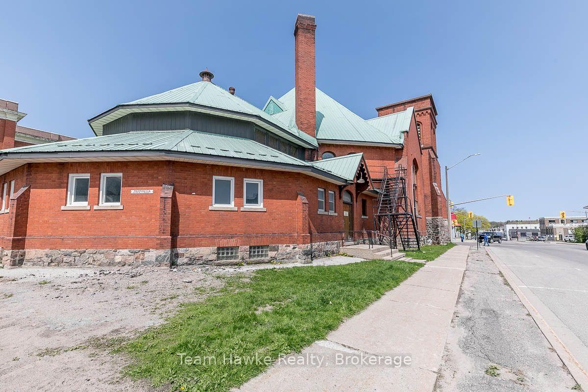 539 HUGEL Avenue photo 47