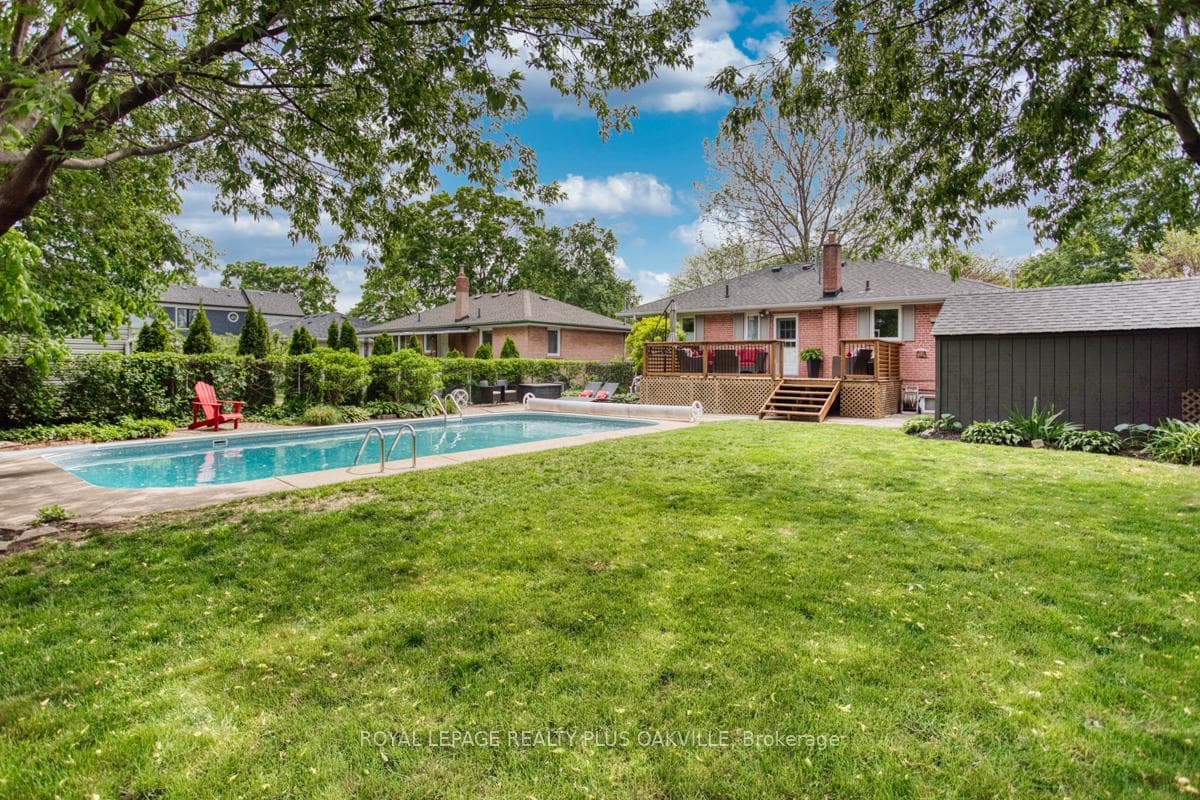 583 Taplow Crescent photo 4