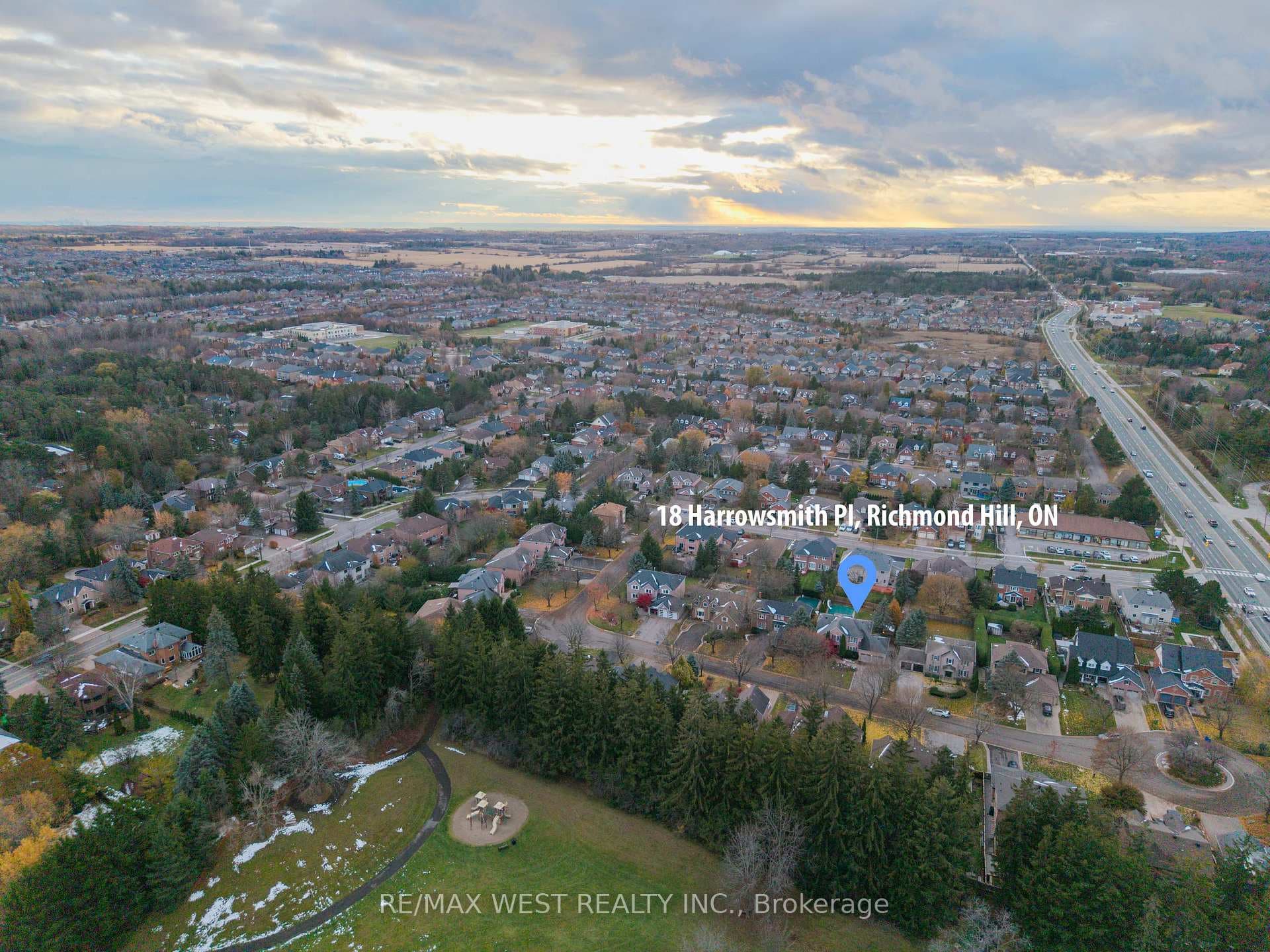18 Harrowsmith Place photo 48