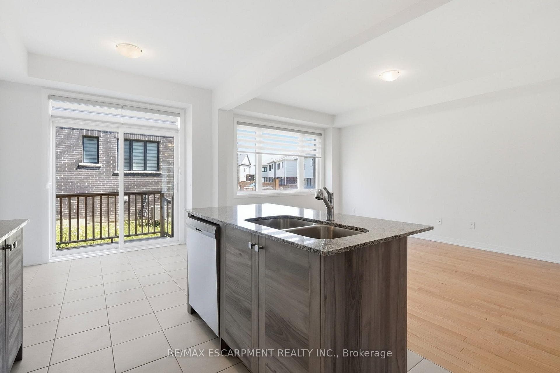 254 Rosebury Way photo 11