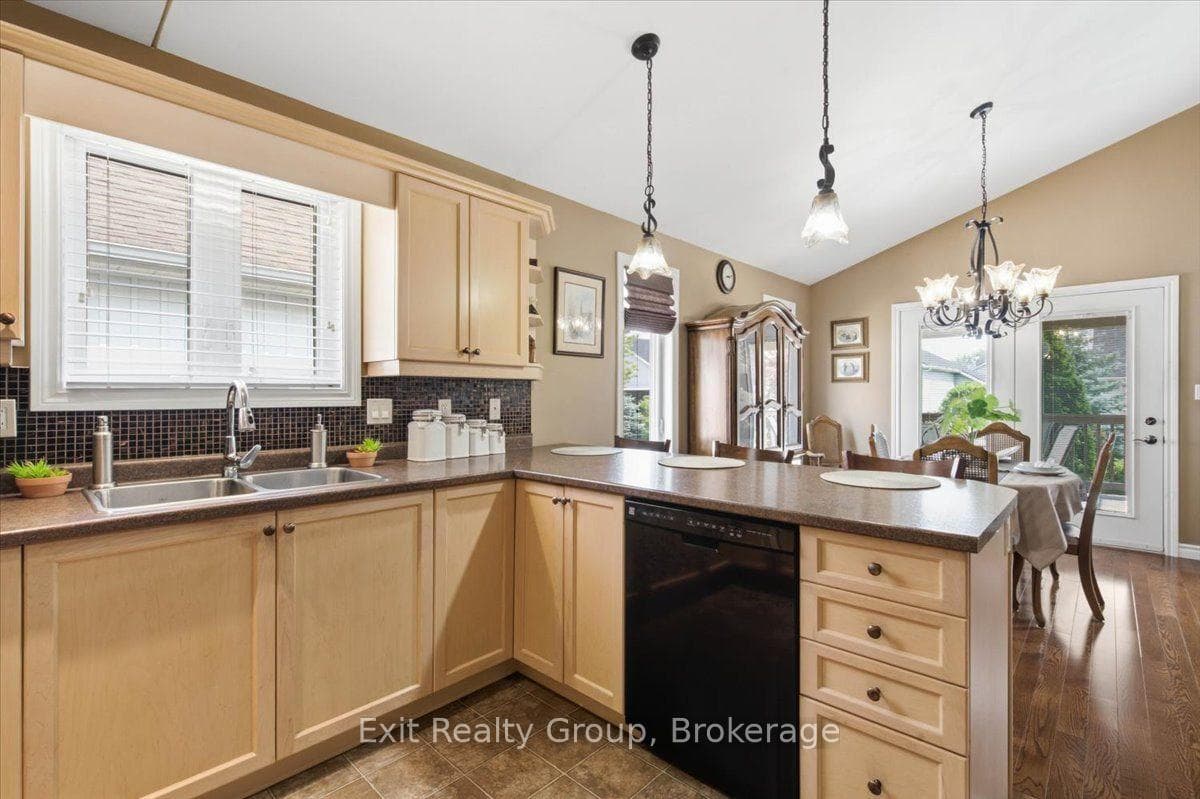 267 Raglan Street photo 15