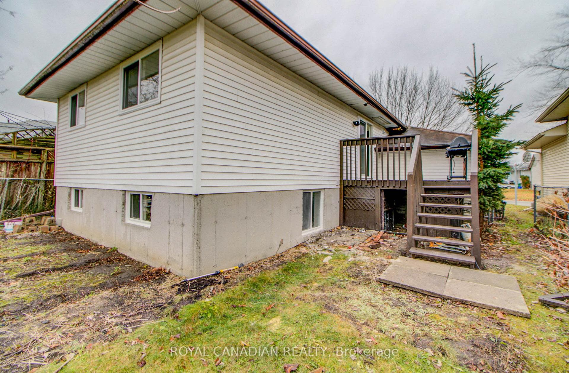 2586 Foxmeadow Road photo 37