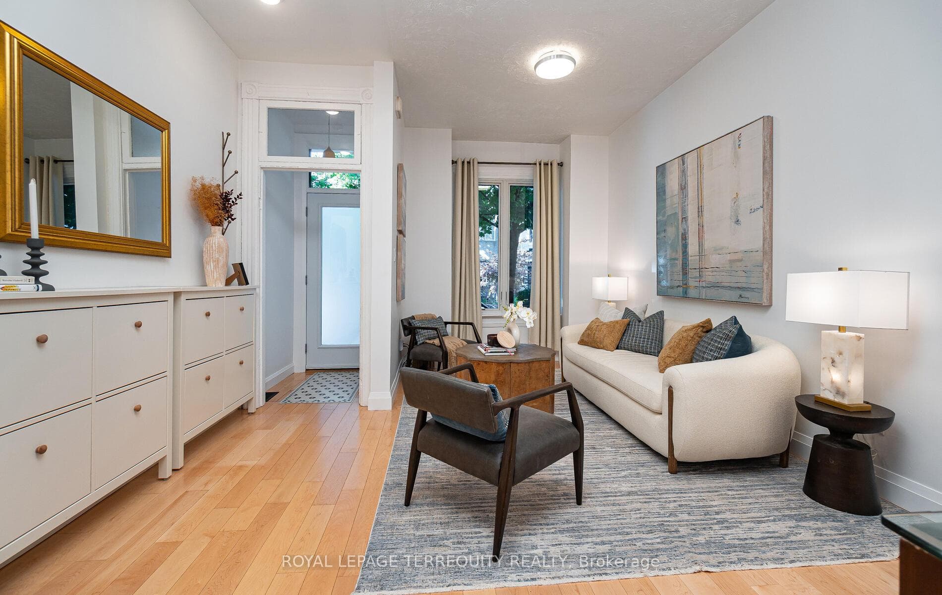 157 Claremont Street photo 5