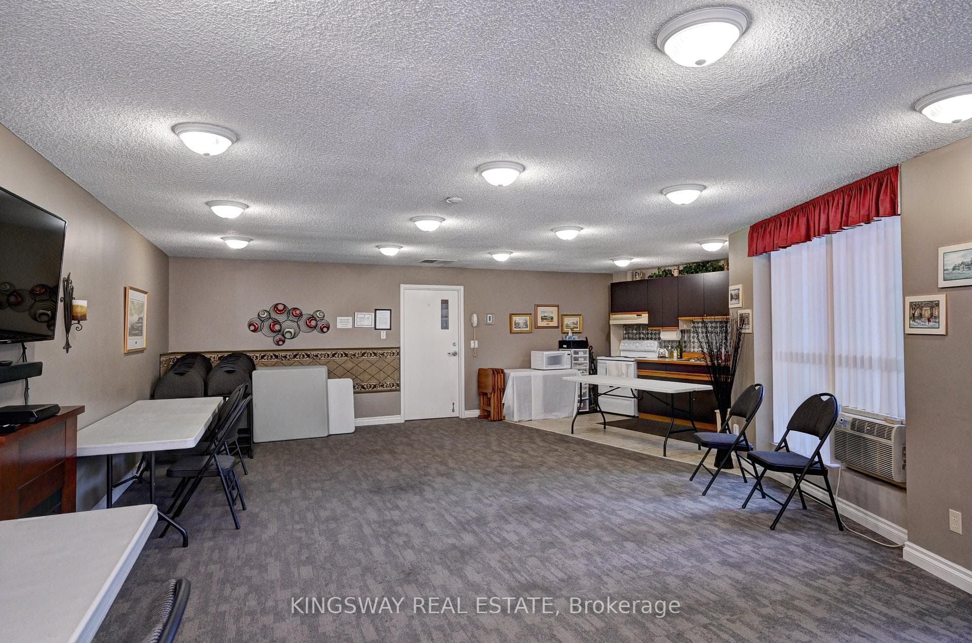 24 Marilyn Drive Unit 401 photo 41