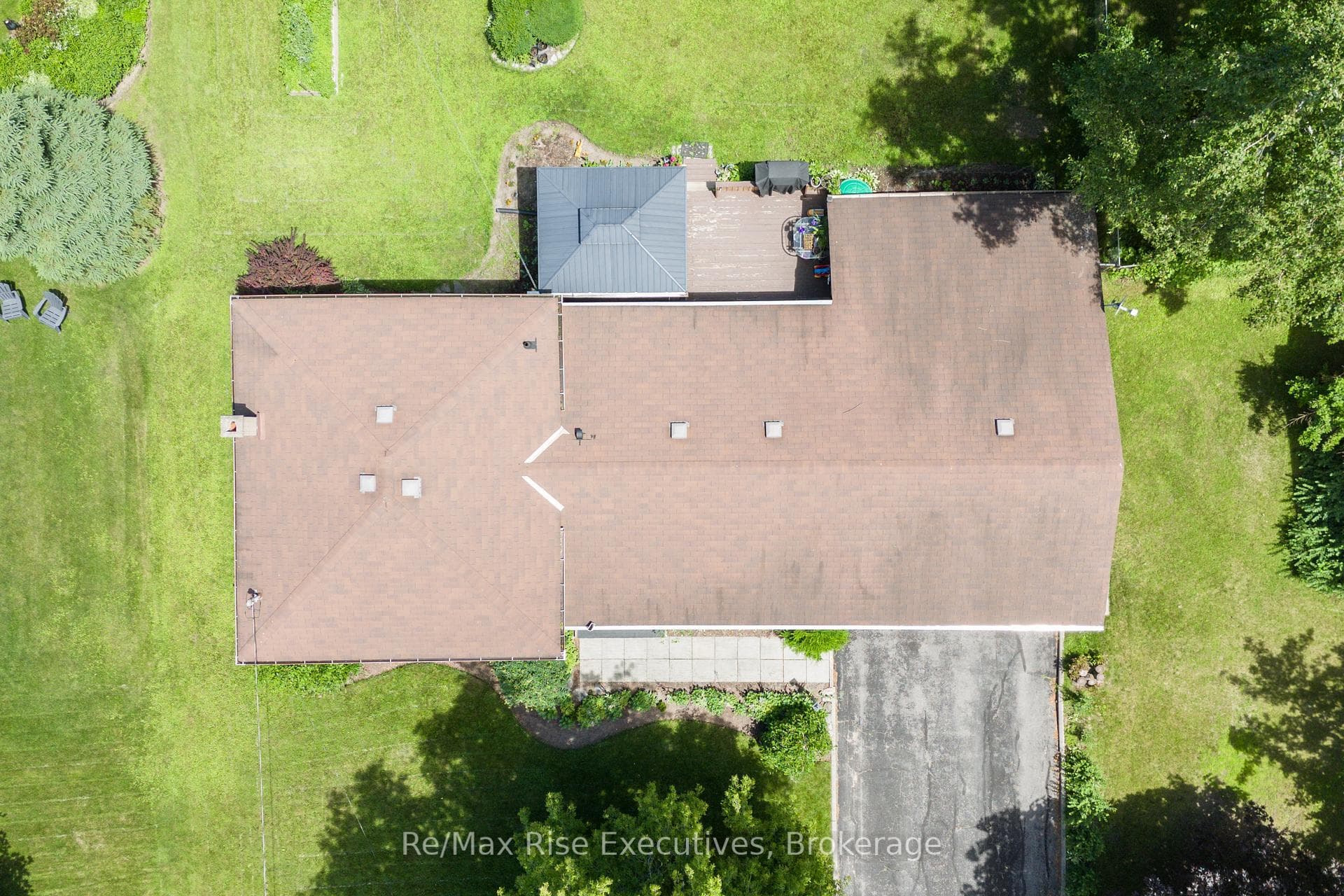 552 Montrose Road photo 30