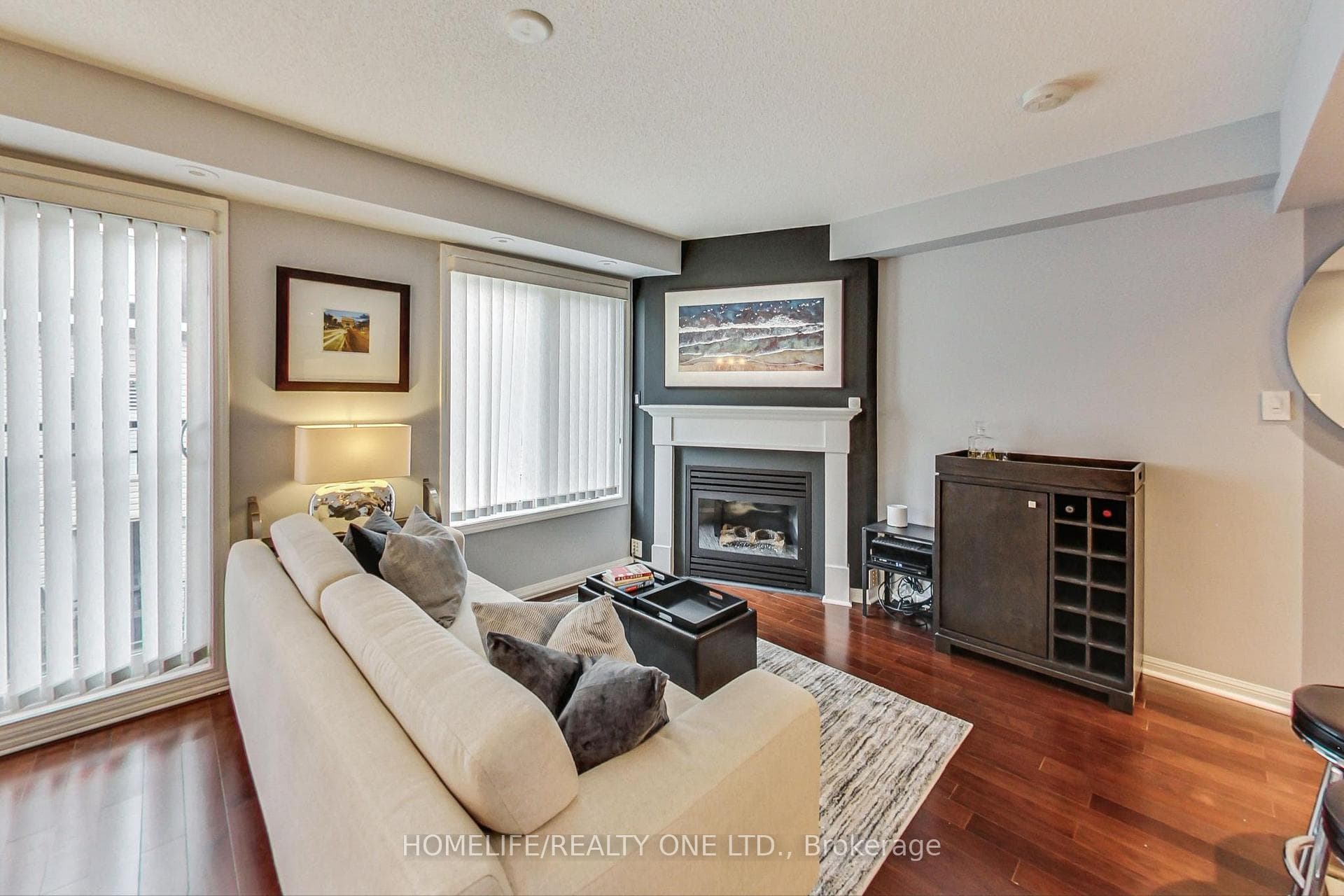 16 Laidlaw Street Unit 921 photo 6