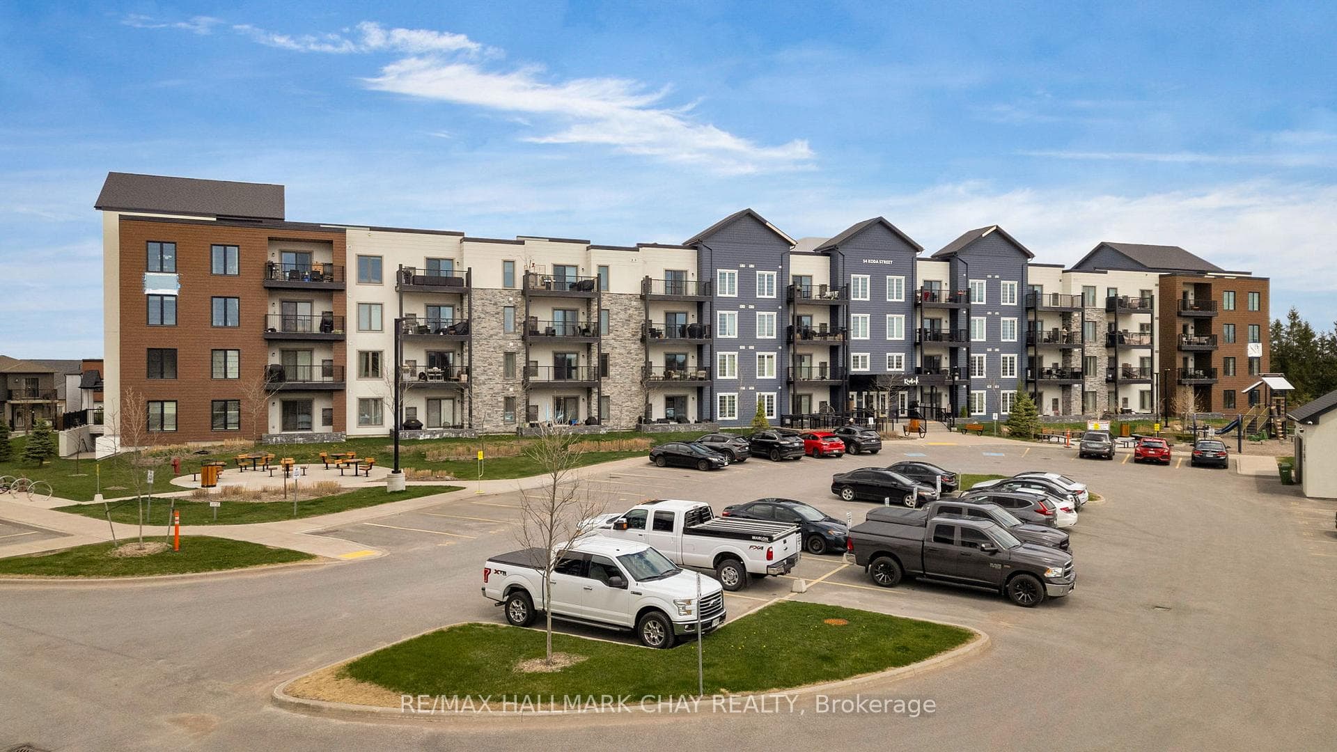 54 Koda St #401, Barrie, ON