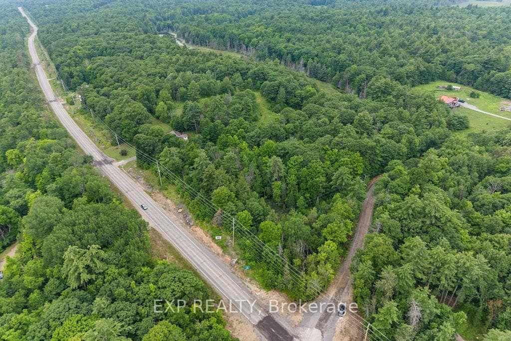 00 Riopelle Road photo 8