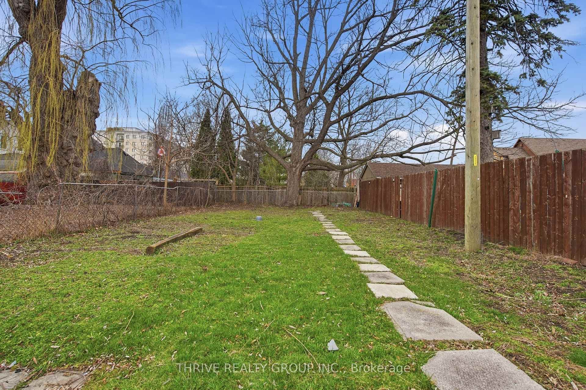 152 Ross Street photo 24