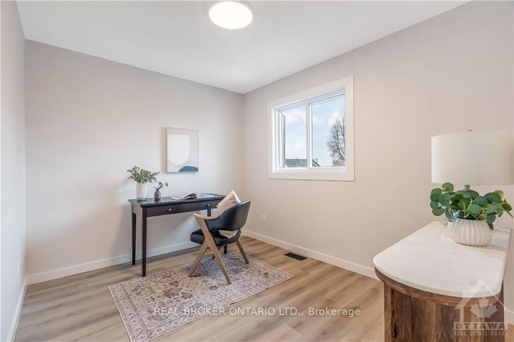 272 COTE ROYALE Crescent photo 23