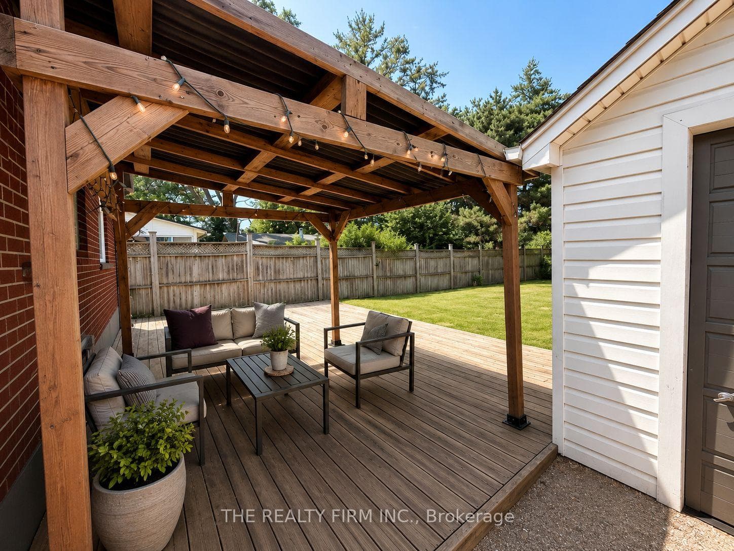 1626 Leonard Street photo 20