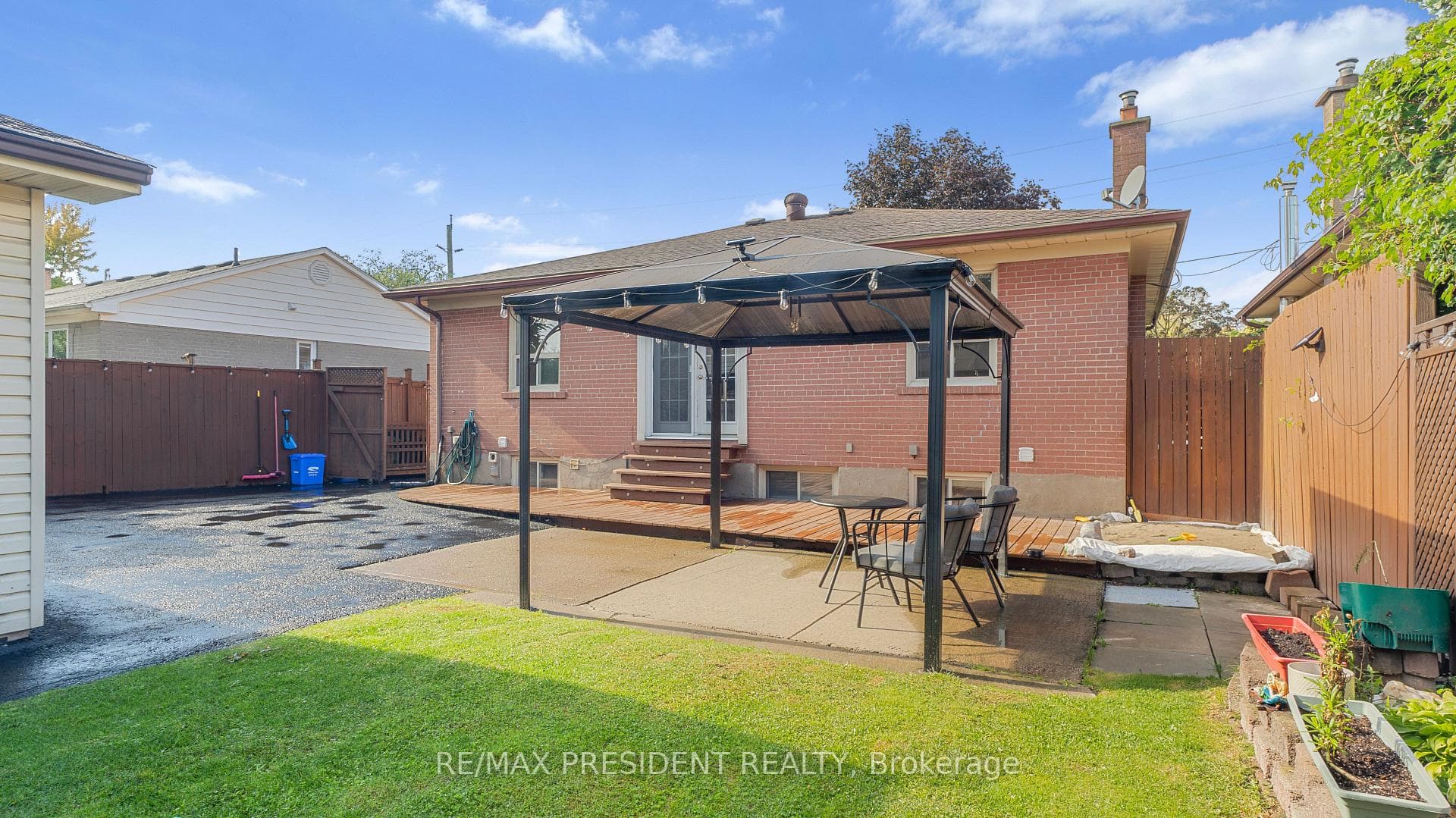 163 Prince Charles Drive photo 38