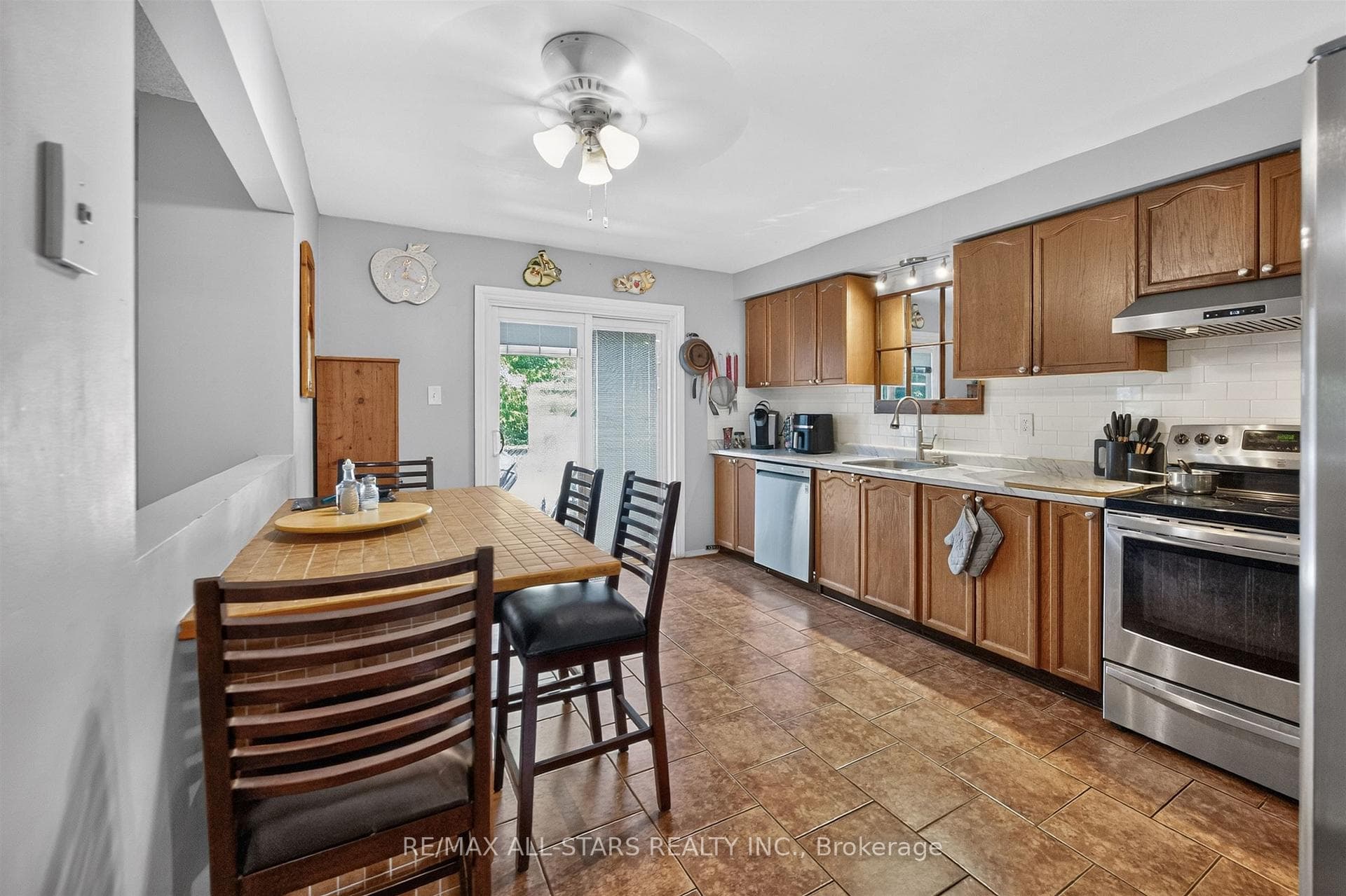 68 Patterson Crescent photo 9