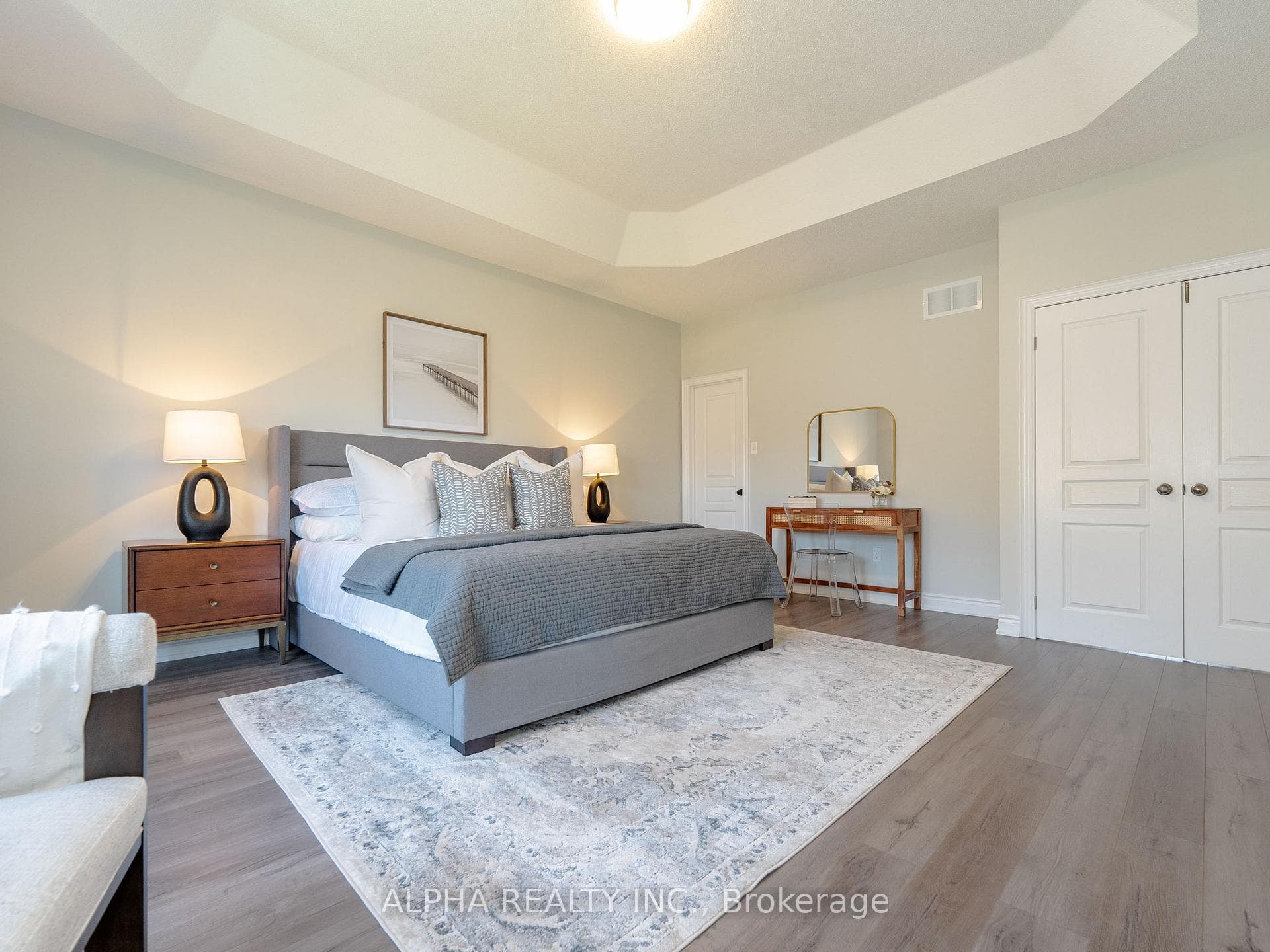 10' ceiling Master bedroom