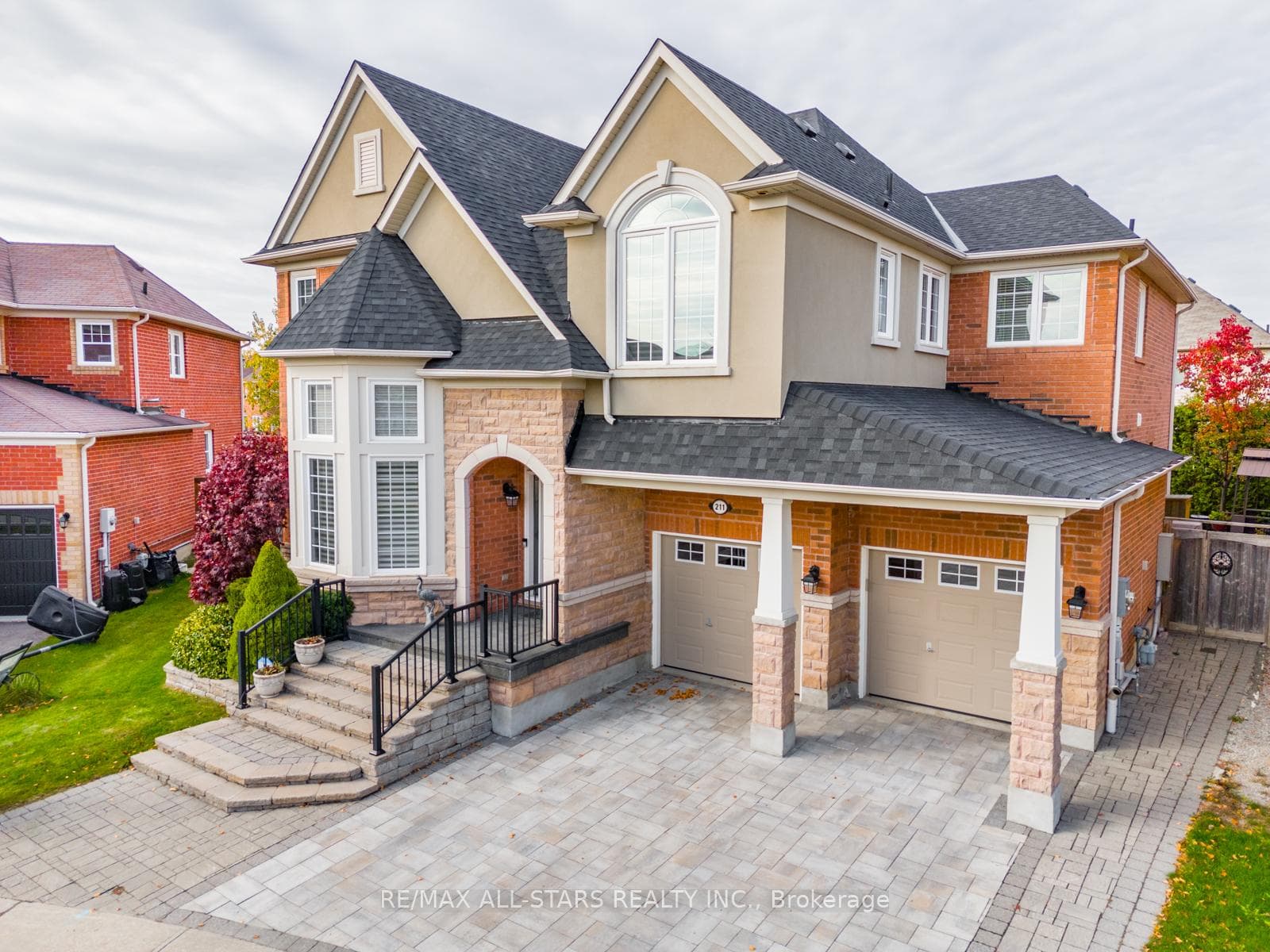 211 Robirwin Street photo 2