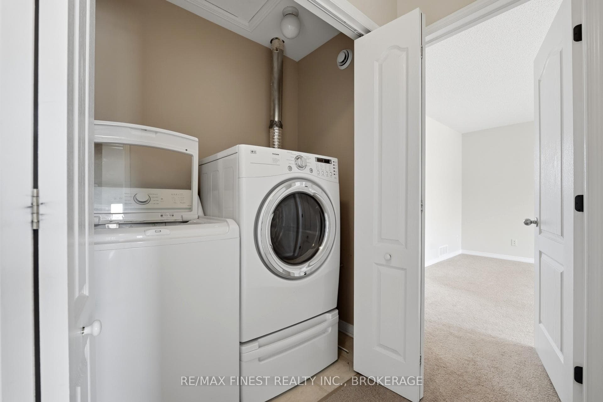 1223 Amanda Court photo 32