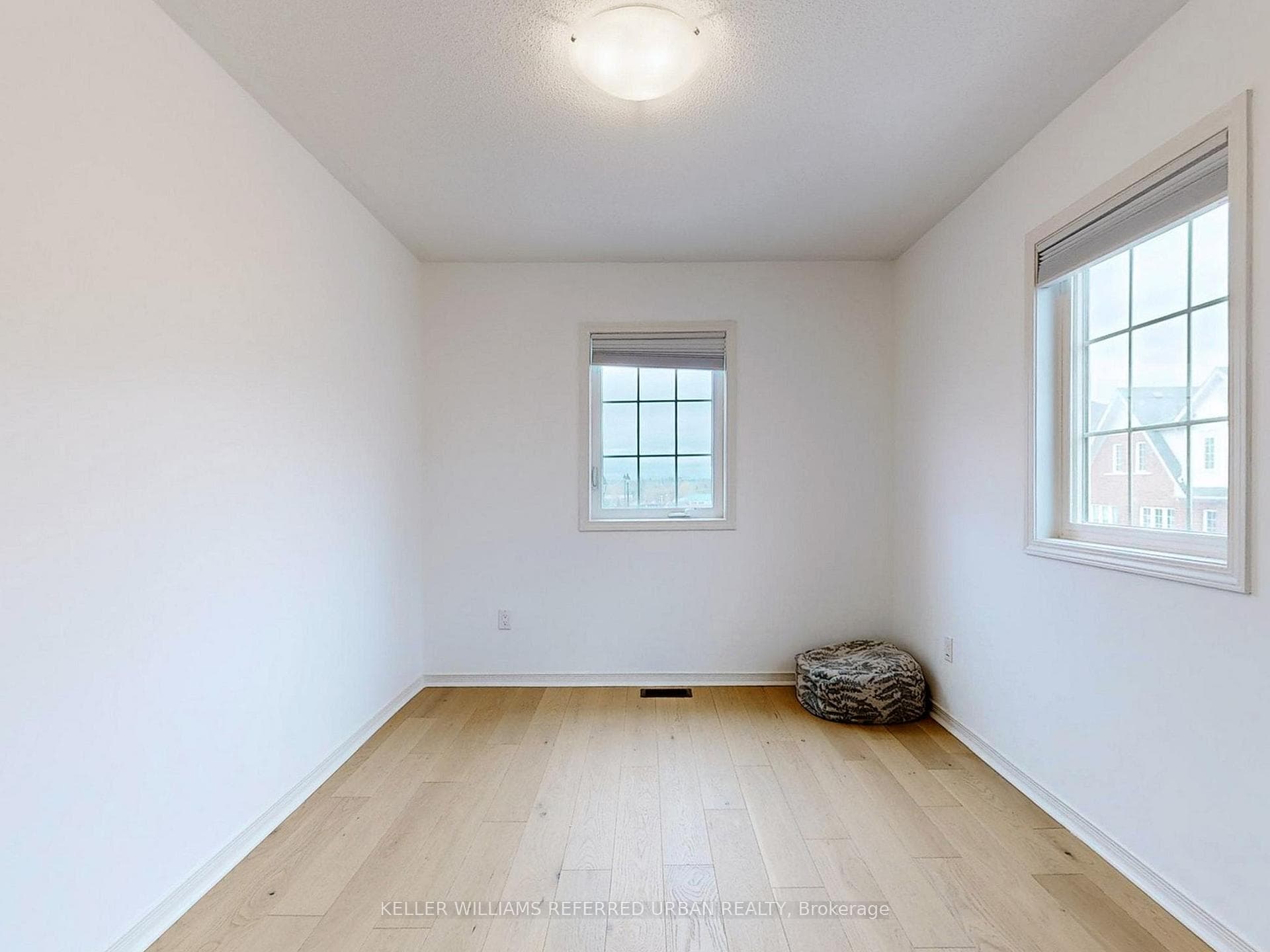 31 Benjamin Way photo 27