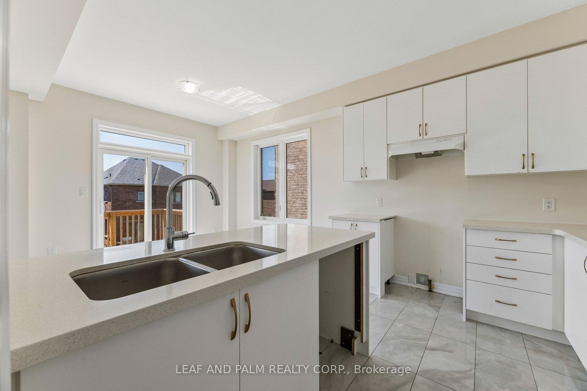 79 Ed Ewert Avenue photo 16