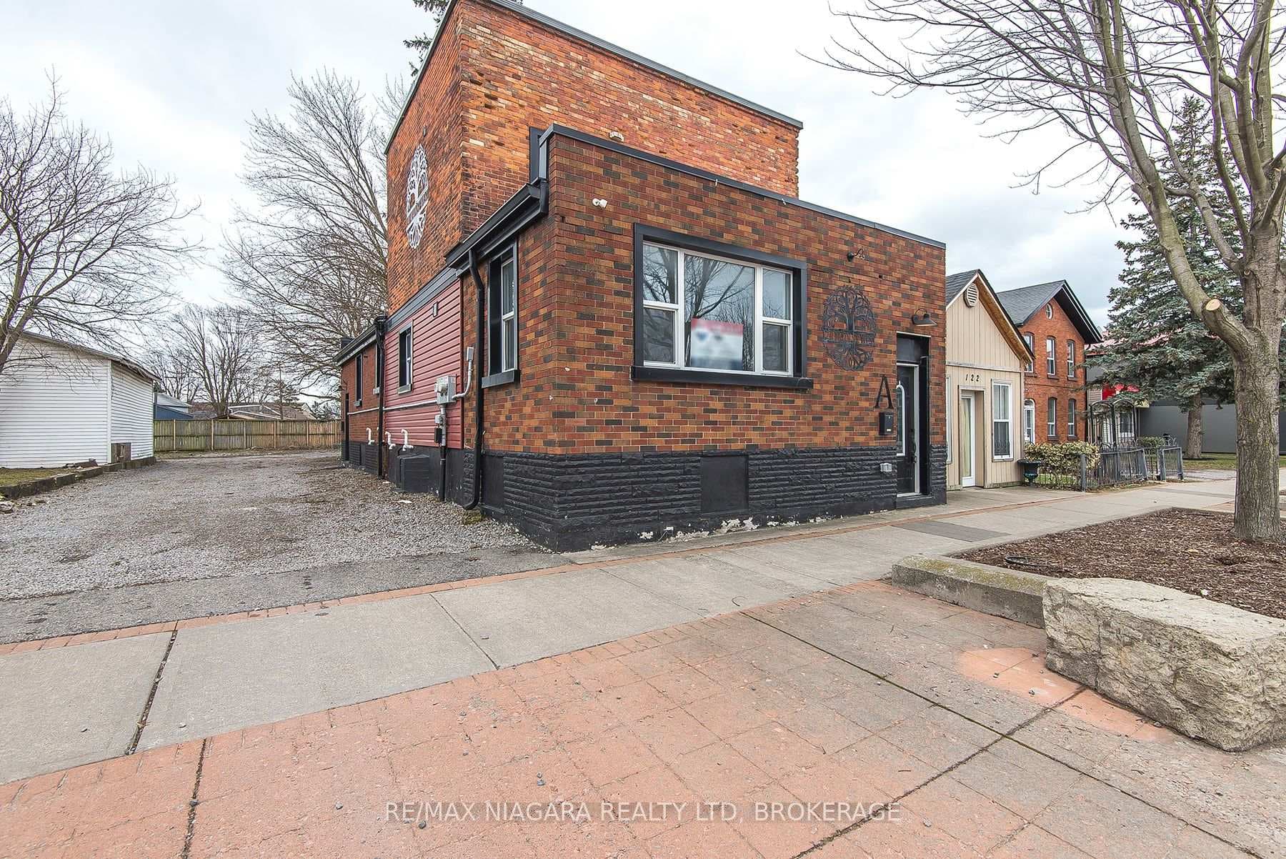 120 Main Street W