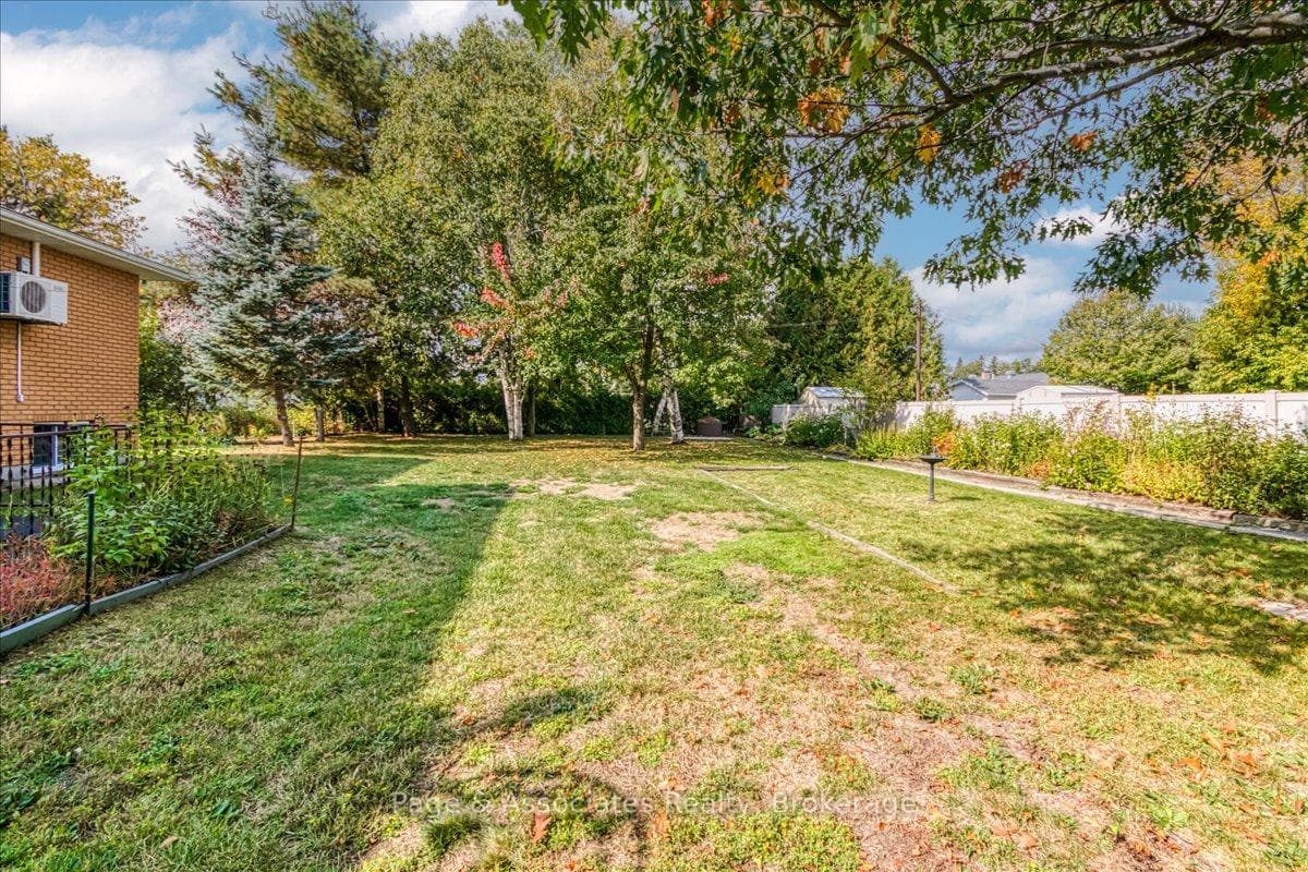 1688 Richard Street photo 8
