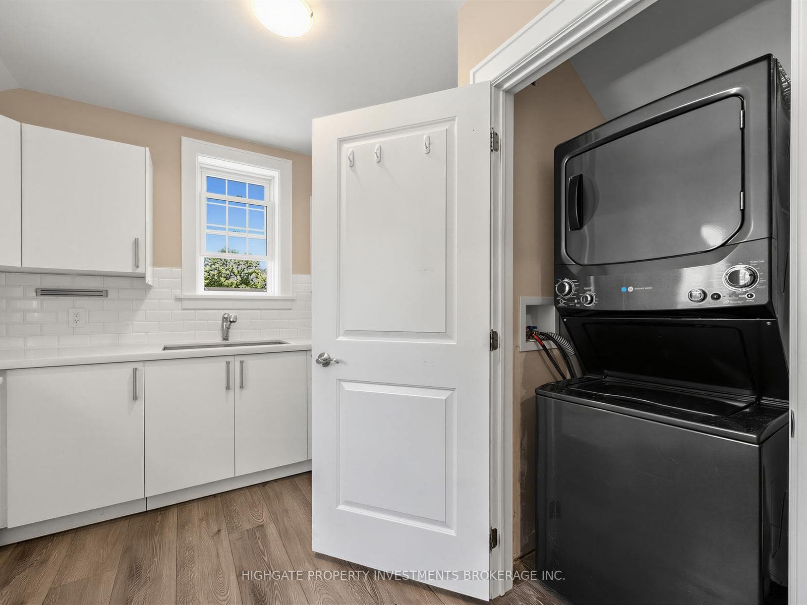 107 Kent Street Unit Upper photo 7