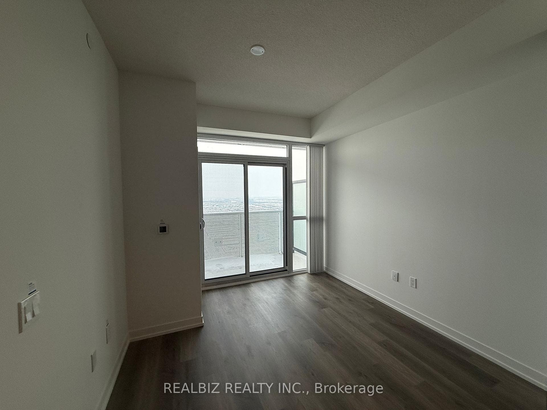 8 Interchange Way Unit 5803 photo 11