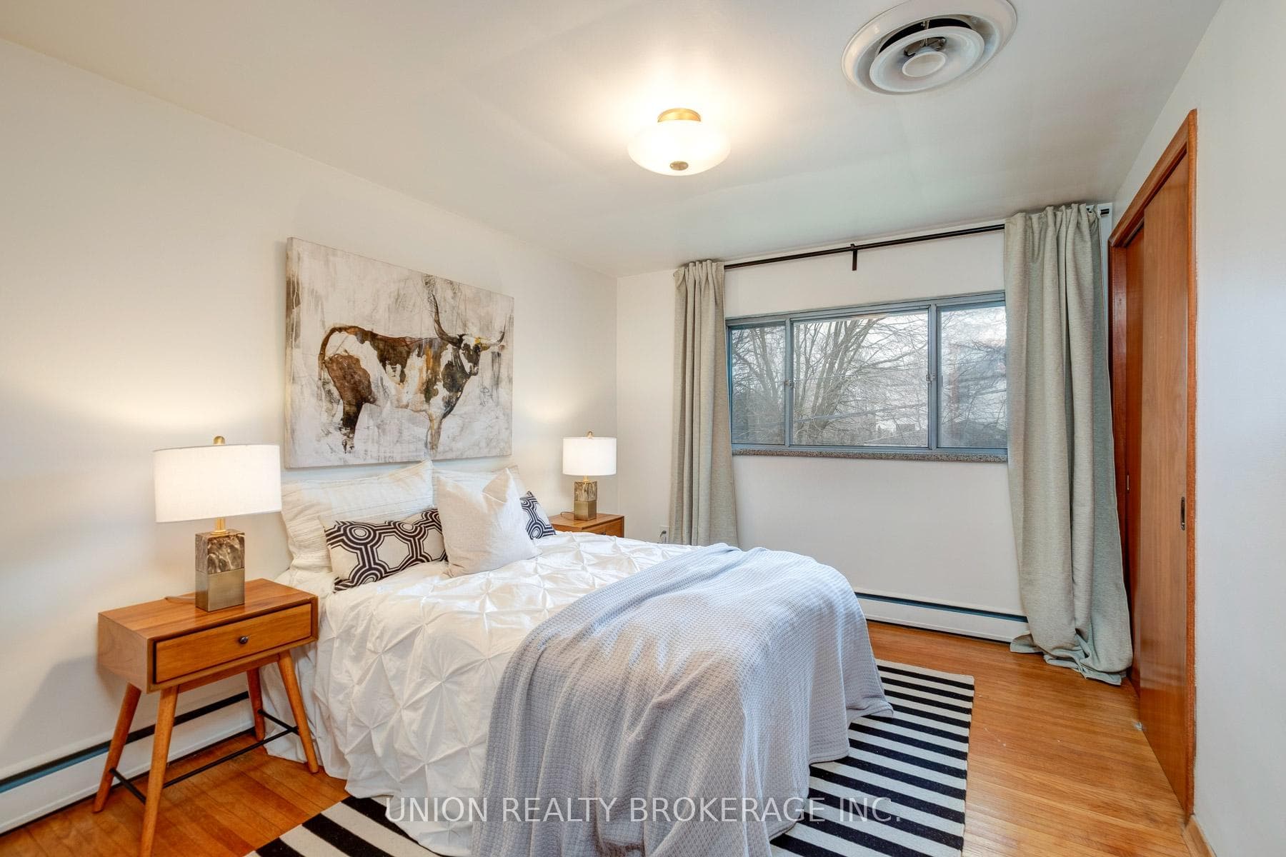 53 Long Crescent photo 26